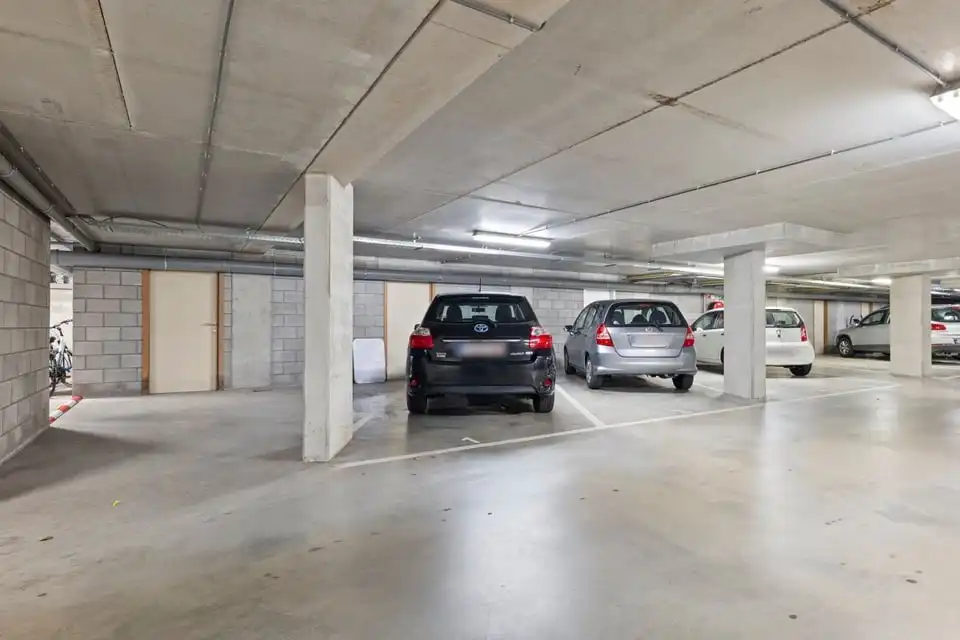 MODERN GELIJKVLOERS APPARTEMENT MET TERRAS EN STAANPLAATS IN SINT-TRUIDEN foto 29