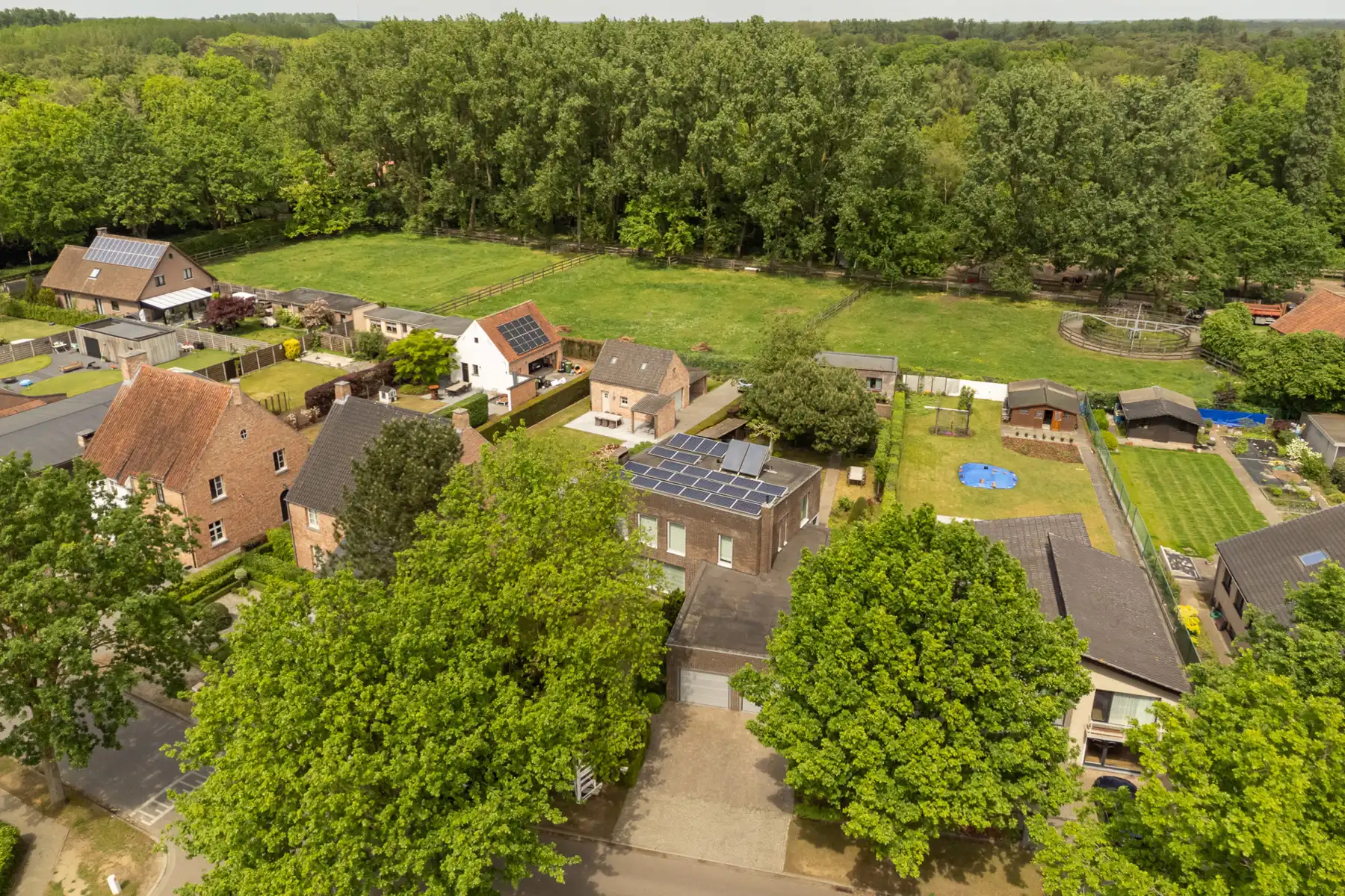 Degelijke en energiezuinige villa  op ca. 1000 m2 foto 44