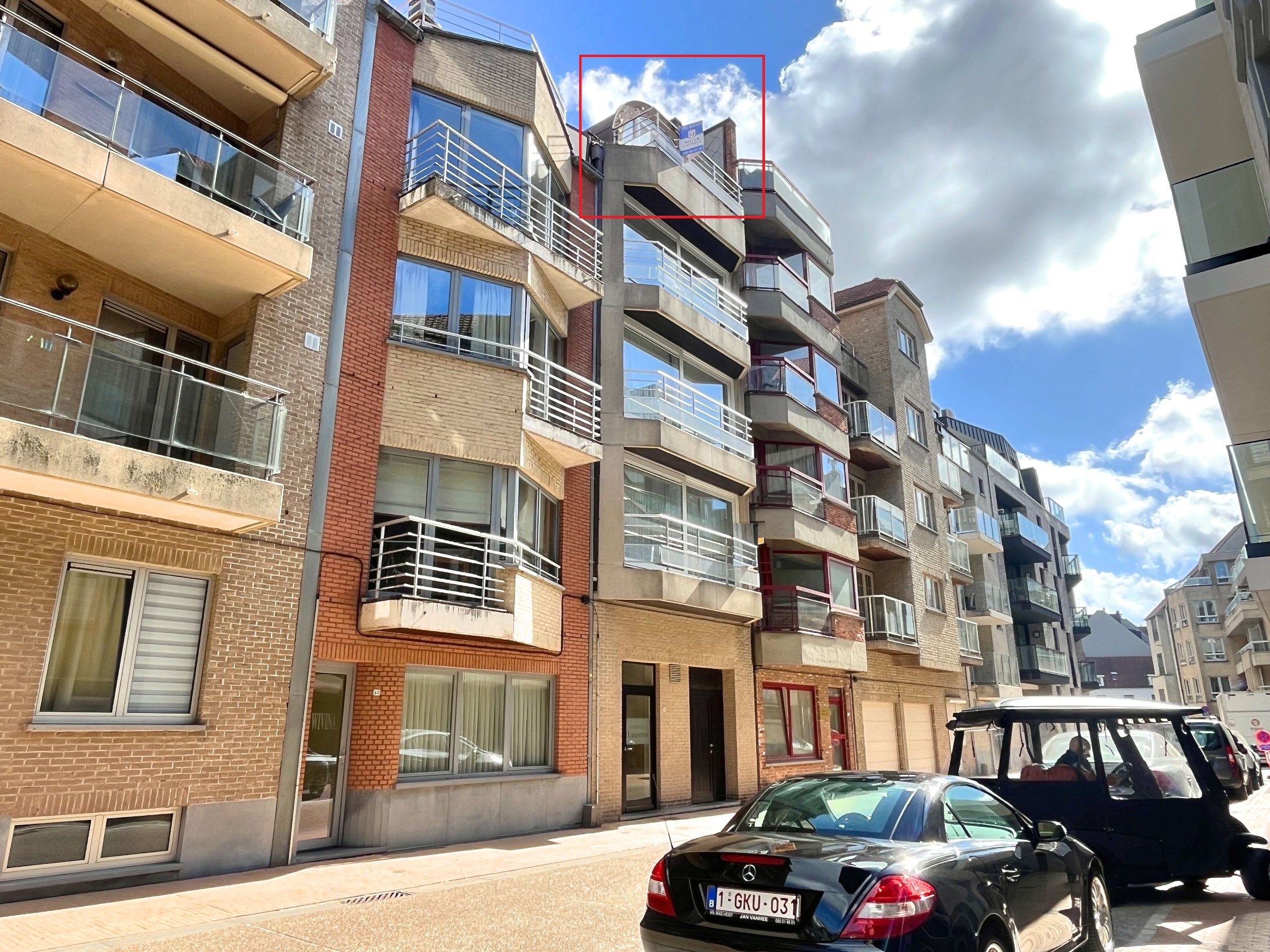 Tof duplex-appartement op een goede locatie te Heist-aan-Zee foto {{pictureIndex}}