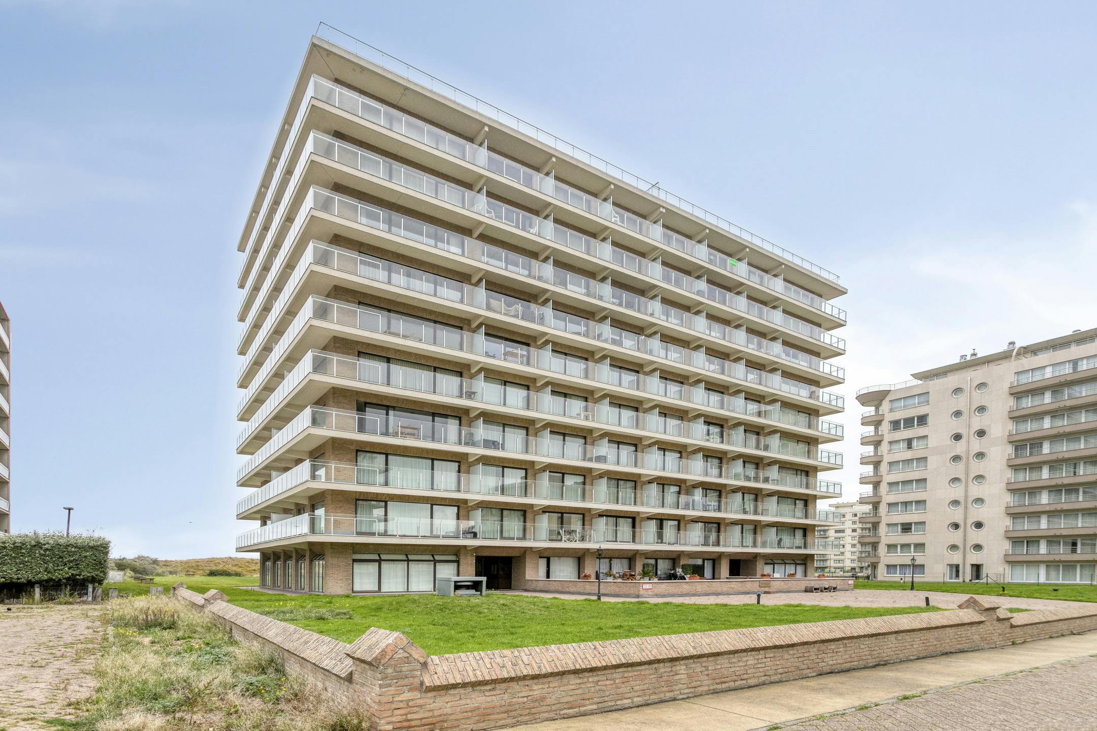  Gemeubelde studio met kelder vlakbij zee in De Panne foto 11