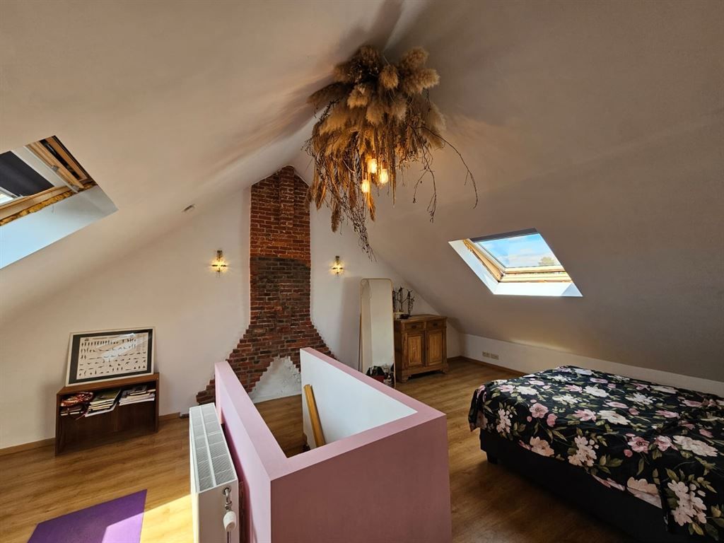 prachtig gerenoveerde en bemeubelde woning foto 20