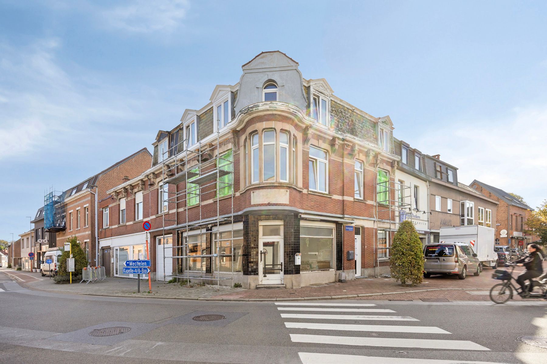 Hoekpand handelspand met toekomstpotentieel foto {{pictureIndex}}