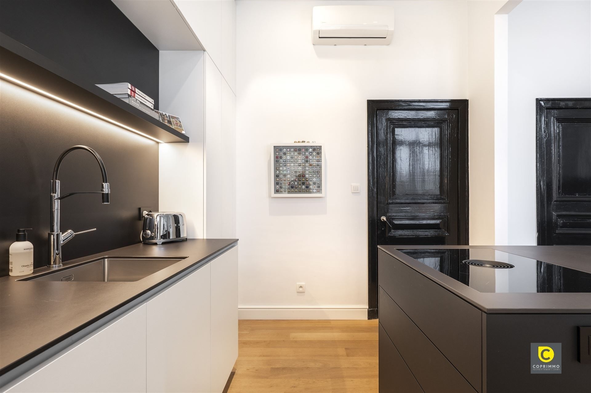 Unieke meesterwoning met garage foto 14