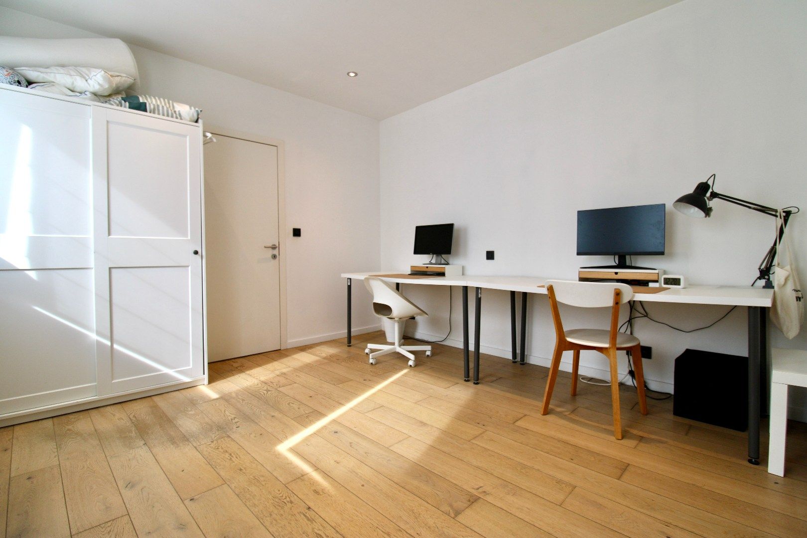 Volledig gerenoveerde woning met 3 slaapkamers en 2 badkamers! foto 7