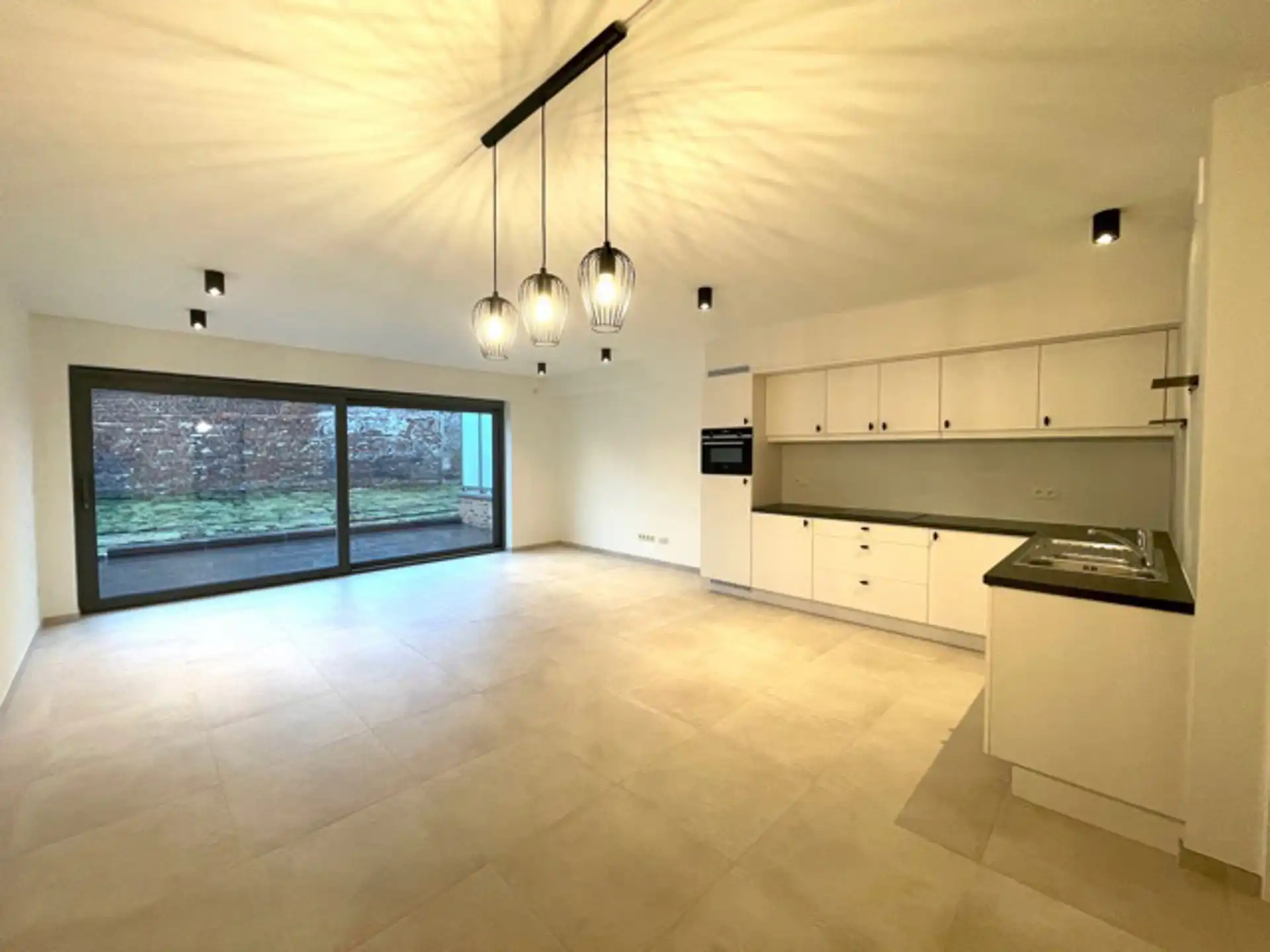 Gelijkvloers BEN appartement met terras en garage foto 4