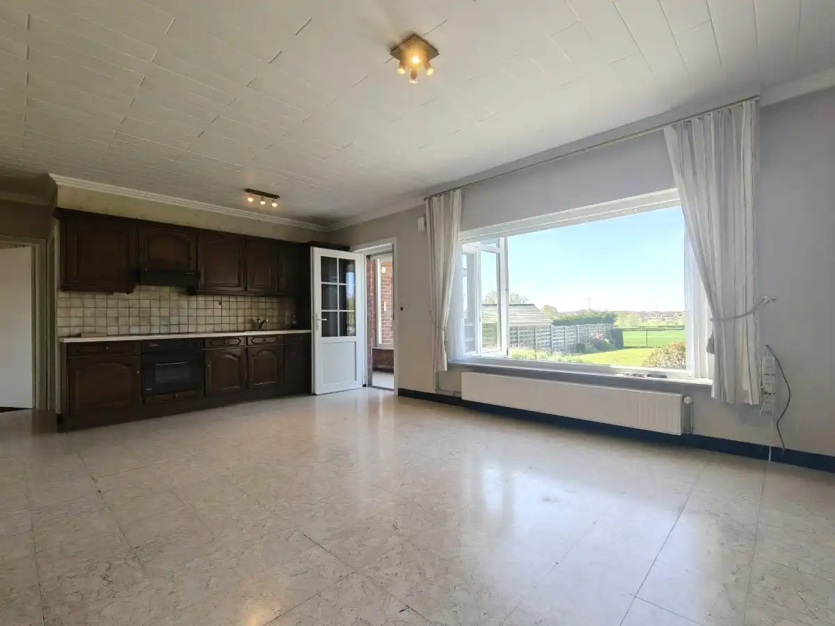 Zonnebeke - Ruime halfopen woning met 4 slaapkamers, bureel en grote tuin foto 7