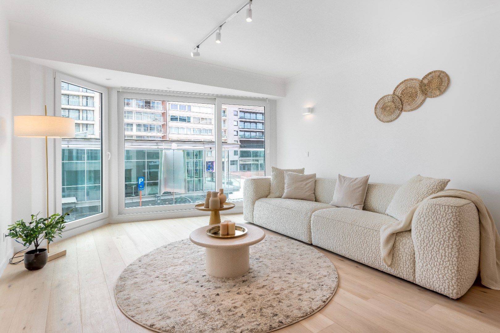 Zonnig, instapklaar appartement met prachtig zeezicht, gelegen op het Lichttorenplein. foto 6