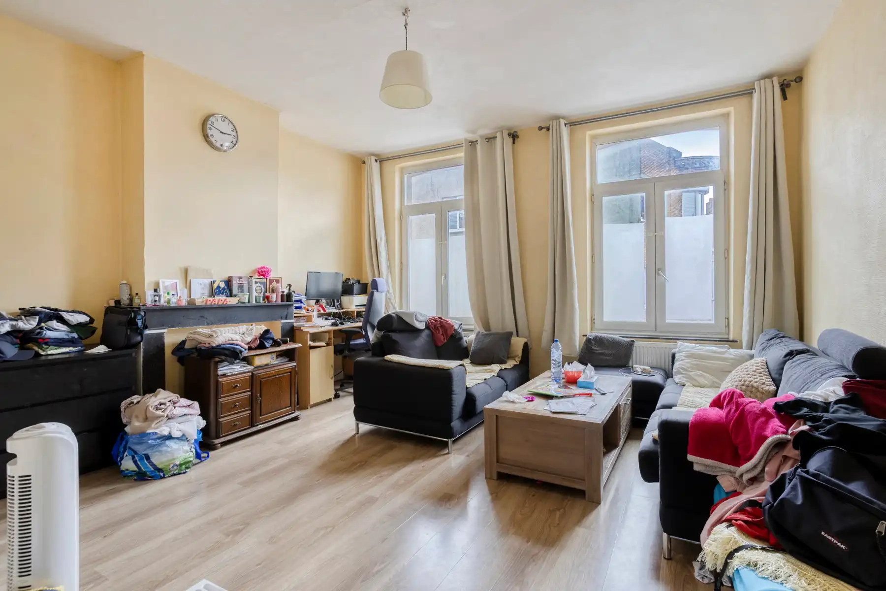 Te renoveren appartementsgebouw met vergunning voor 3 Apps foto 18