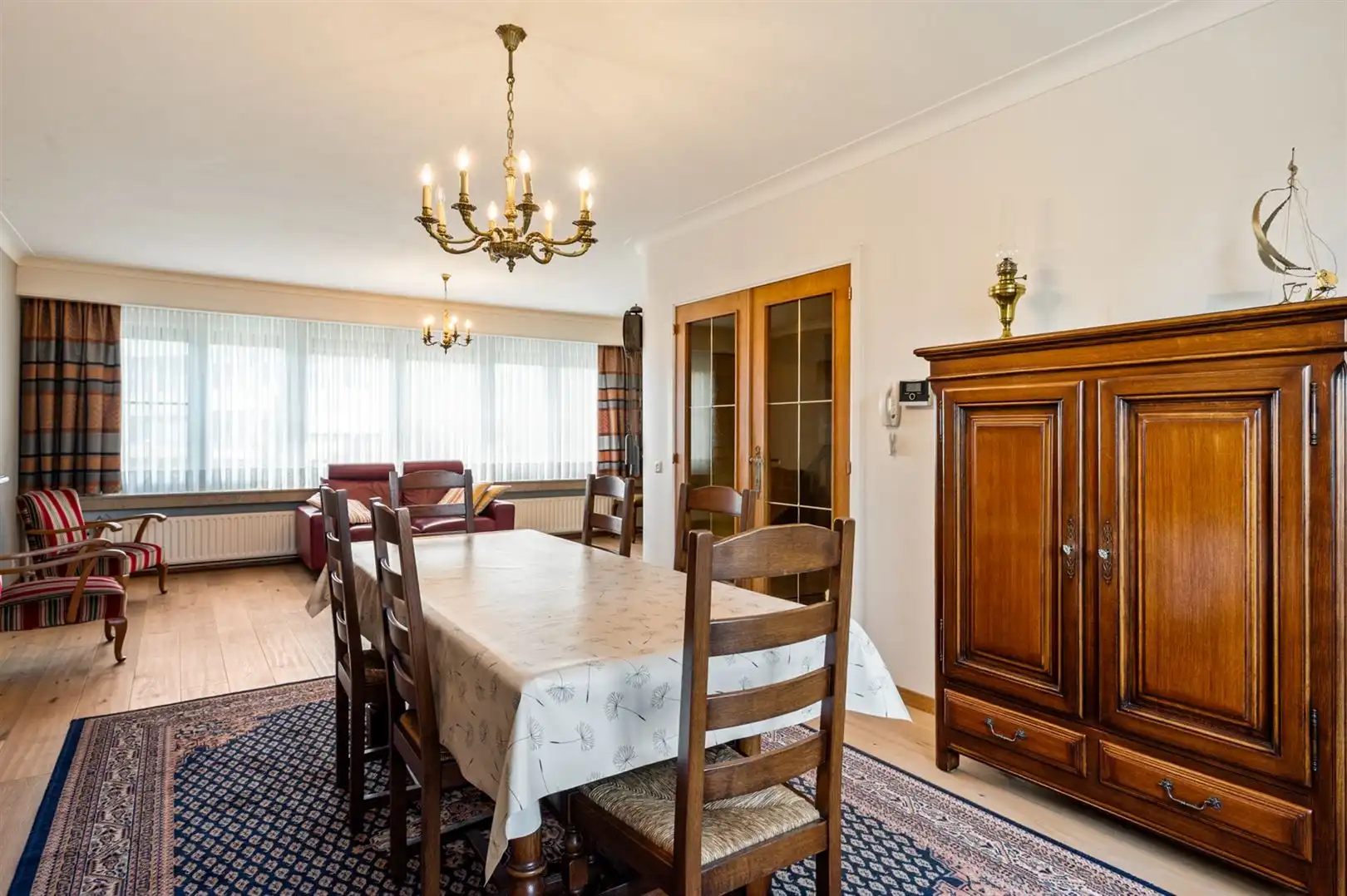 Centraal gelegen bel-étagewoning nabij station. foto 8