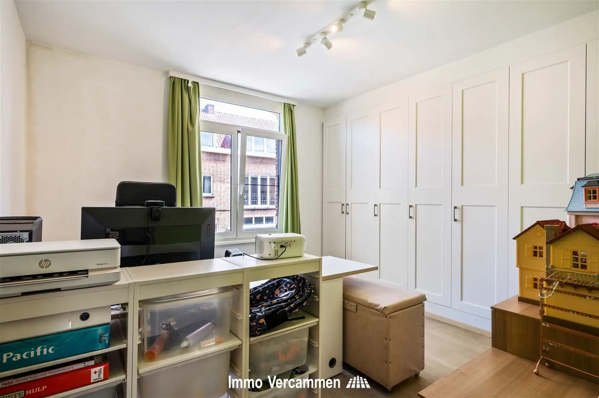 Deels gemoderniseerde woning te Duffel-West foto 7