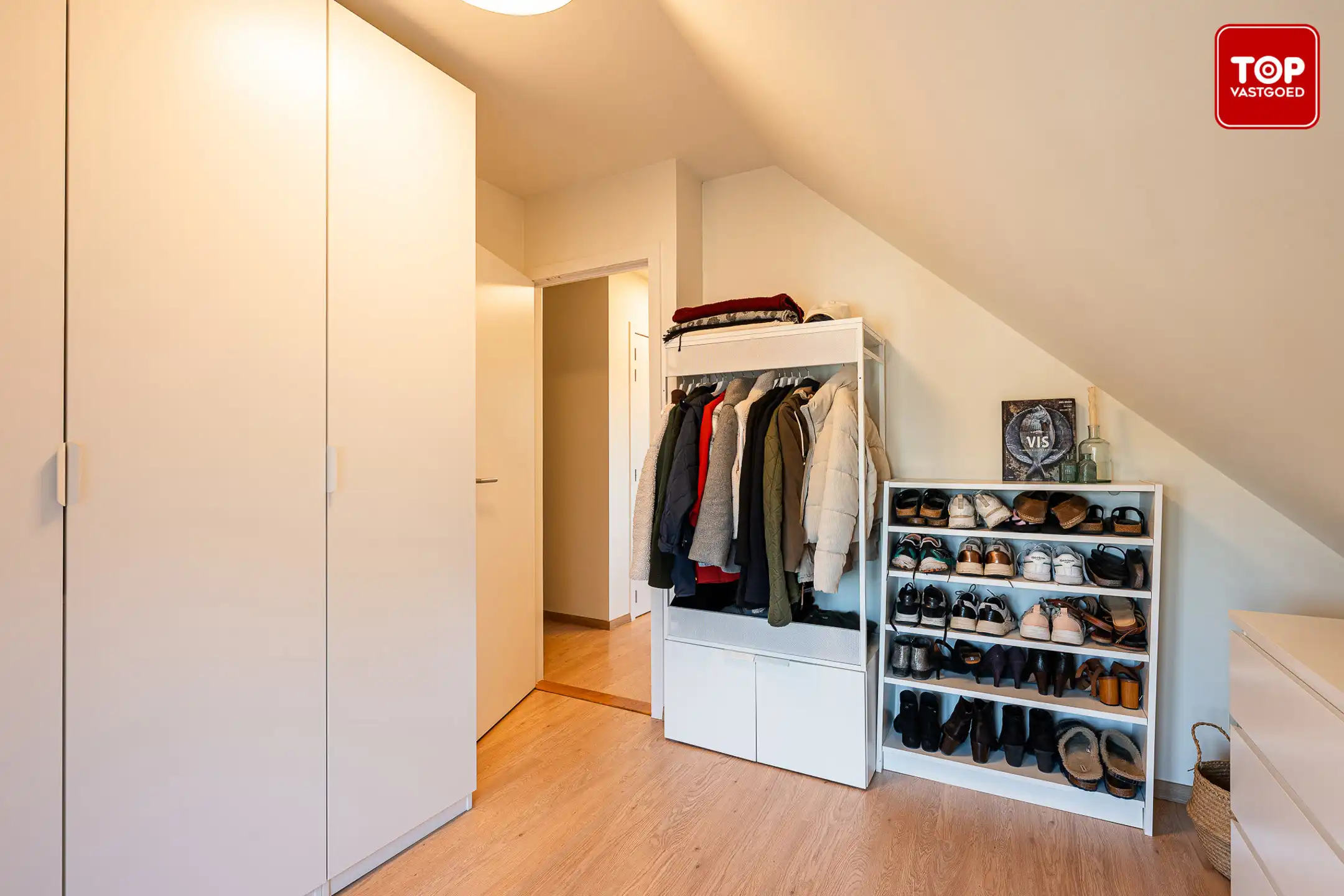 Instapklaar appartement in centrum Waarschoot foto 14