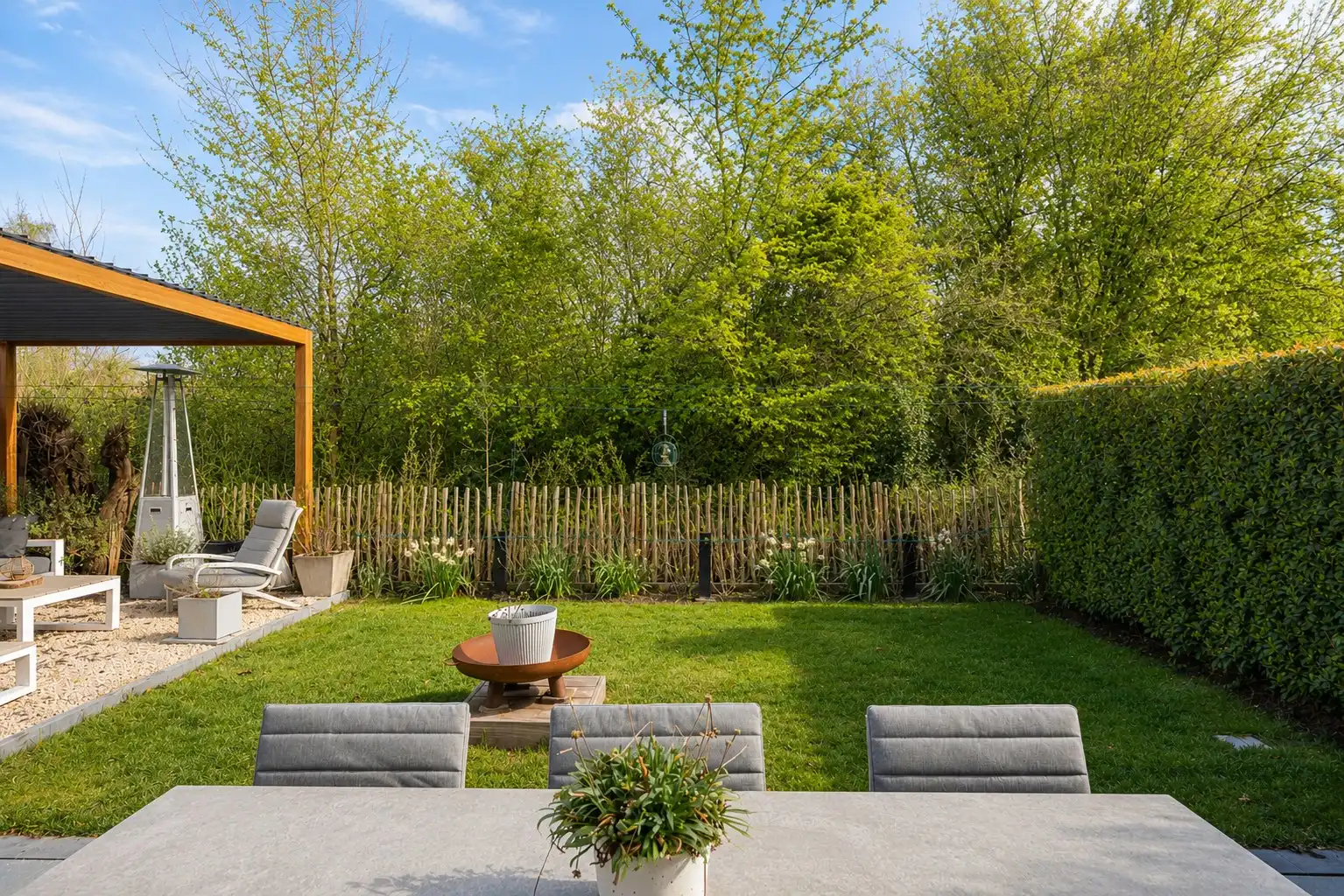 Recente woning met parking en tuin te Moerkerke-Damme foto 8