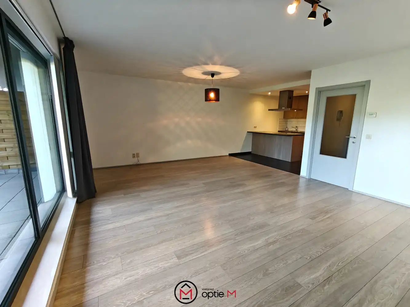 Appartement te huur in Genk – gelijkvloers wonen met tuin en overdekt terras foto 4