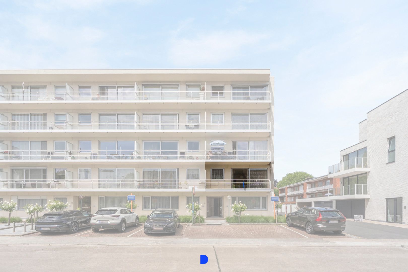 Interessant appartement met 2 slaapkamers en garage! foto 2