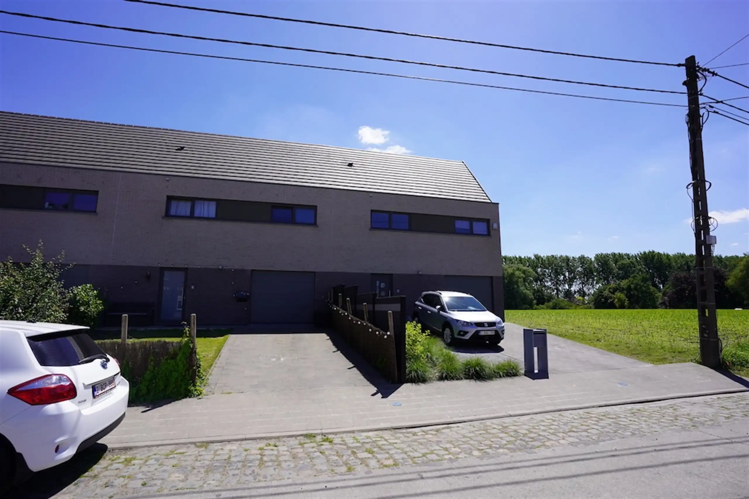 Jonge, verzorgde gezinswoning met tuin en garage foto 5