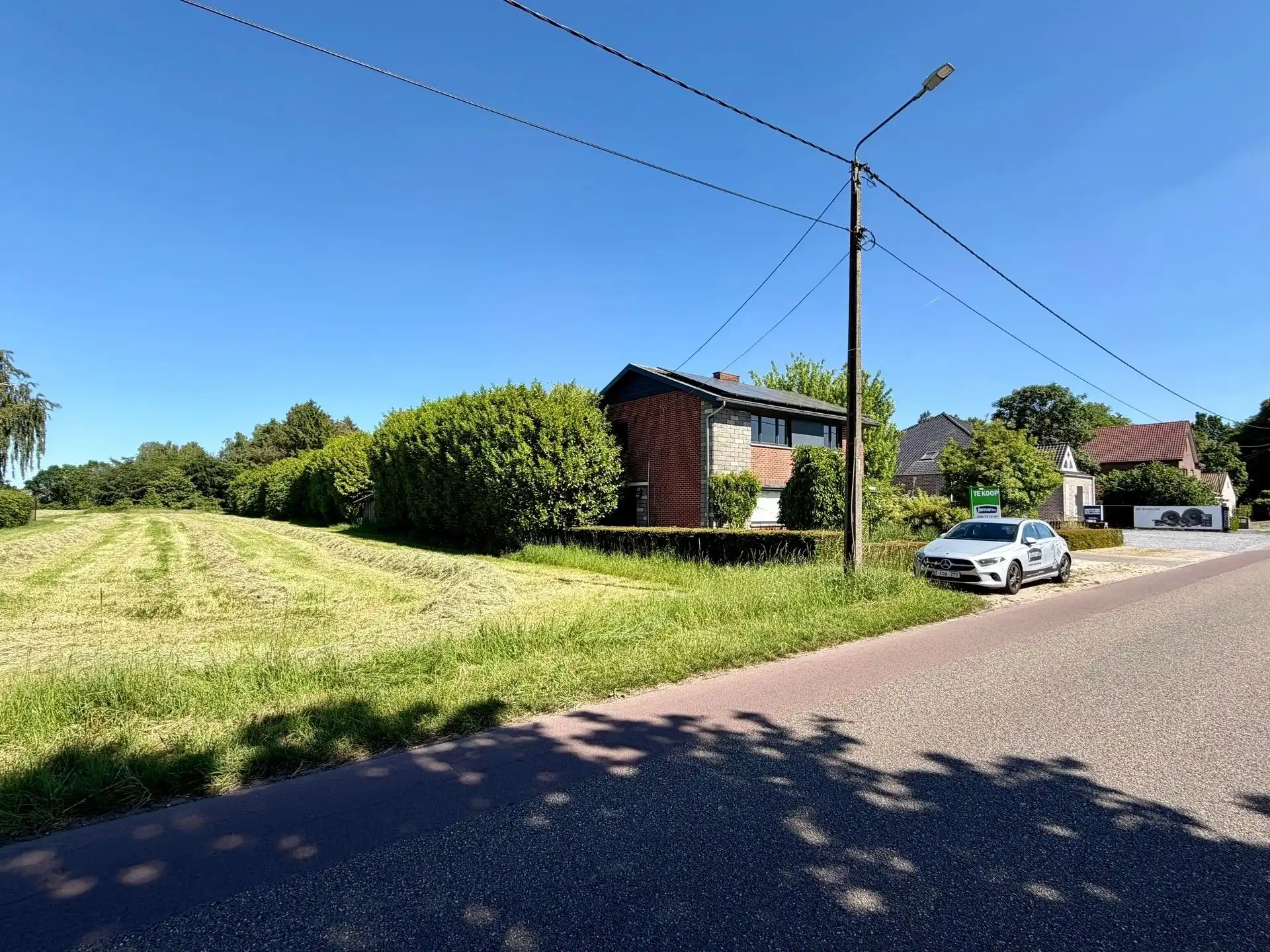 Vrijstaande woning op 25 are met uitzonderlijk renovatiepotentieel in het groen. foto 31
