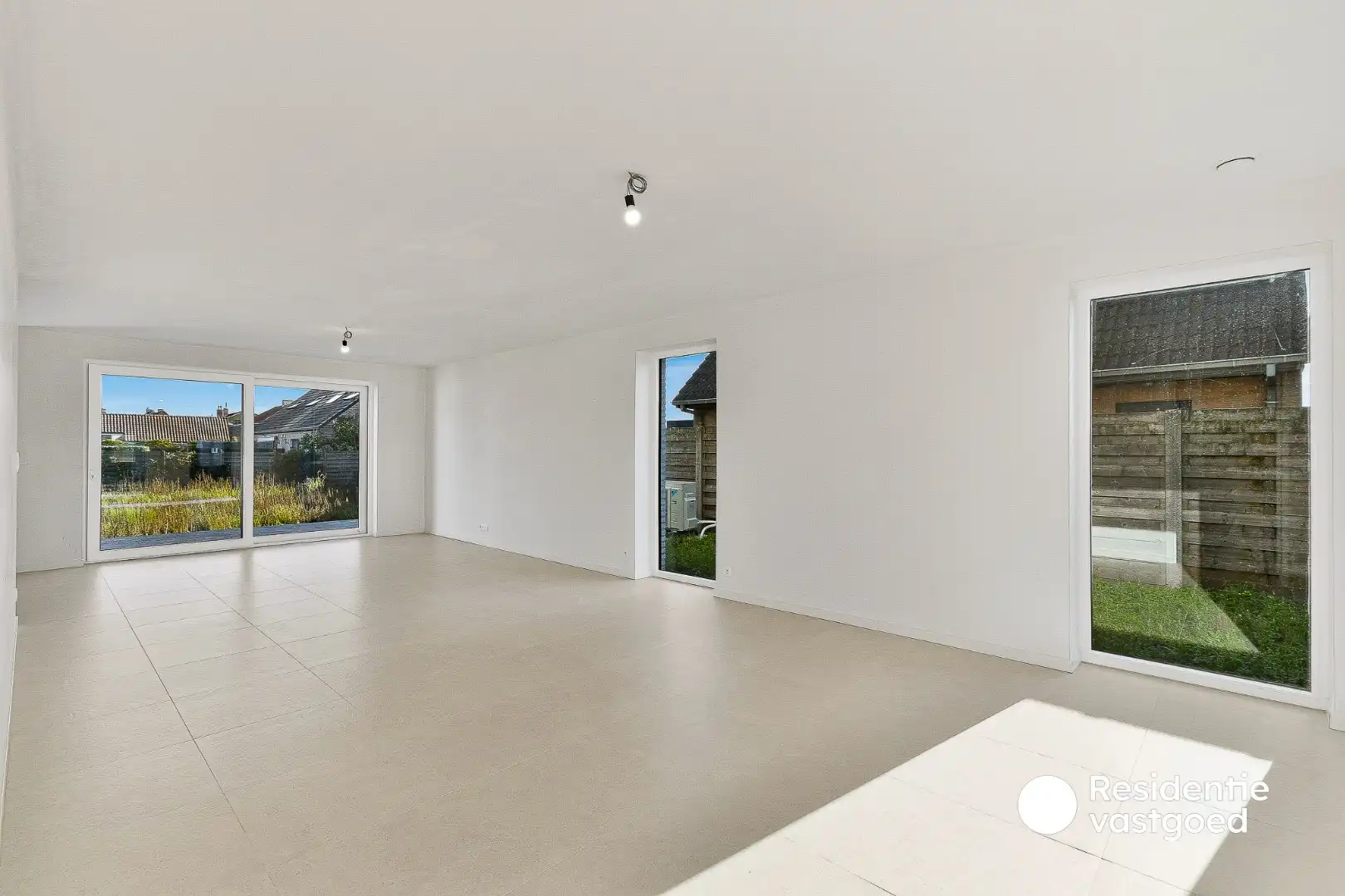 Gezinswoning met drie slaapkamers op goeie locatie foto 4