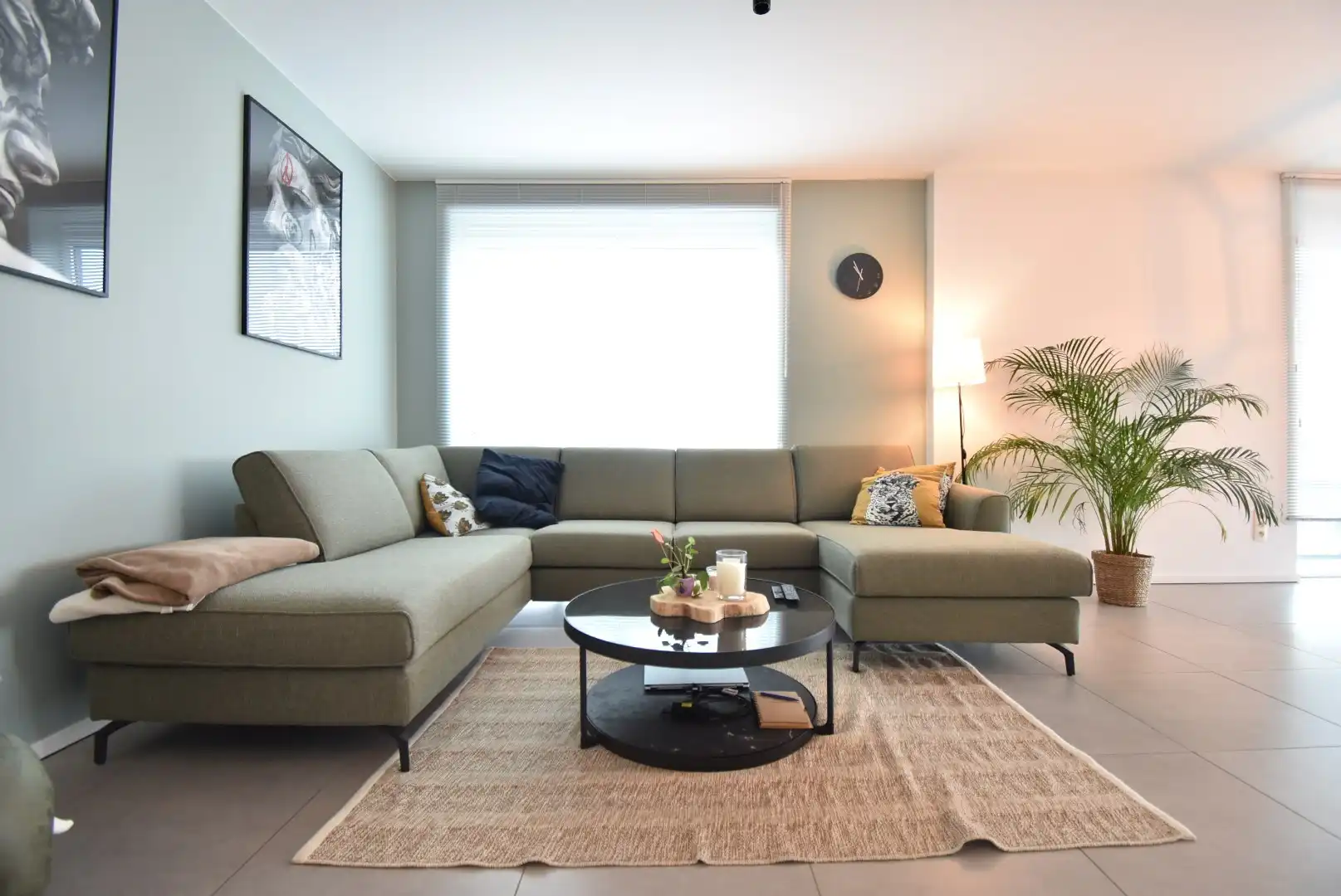 Knap en zeer degelijk afgewerkt twee-slaapkamer appartement met terras in hartje Hoeselt foto 8