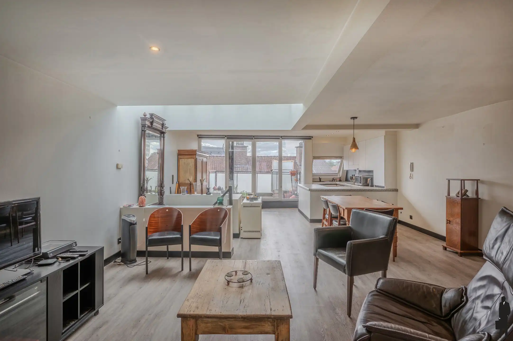 Karaktervol duplex penthouse met charmant terras in historisch Antwerpen foto 2