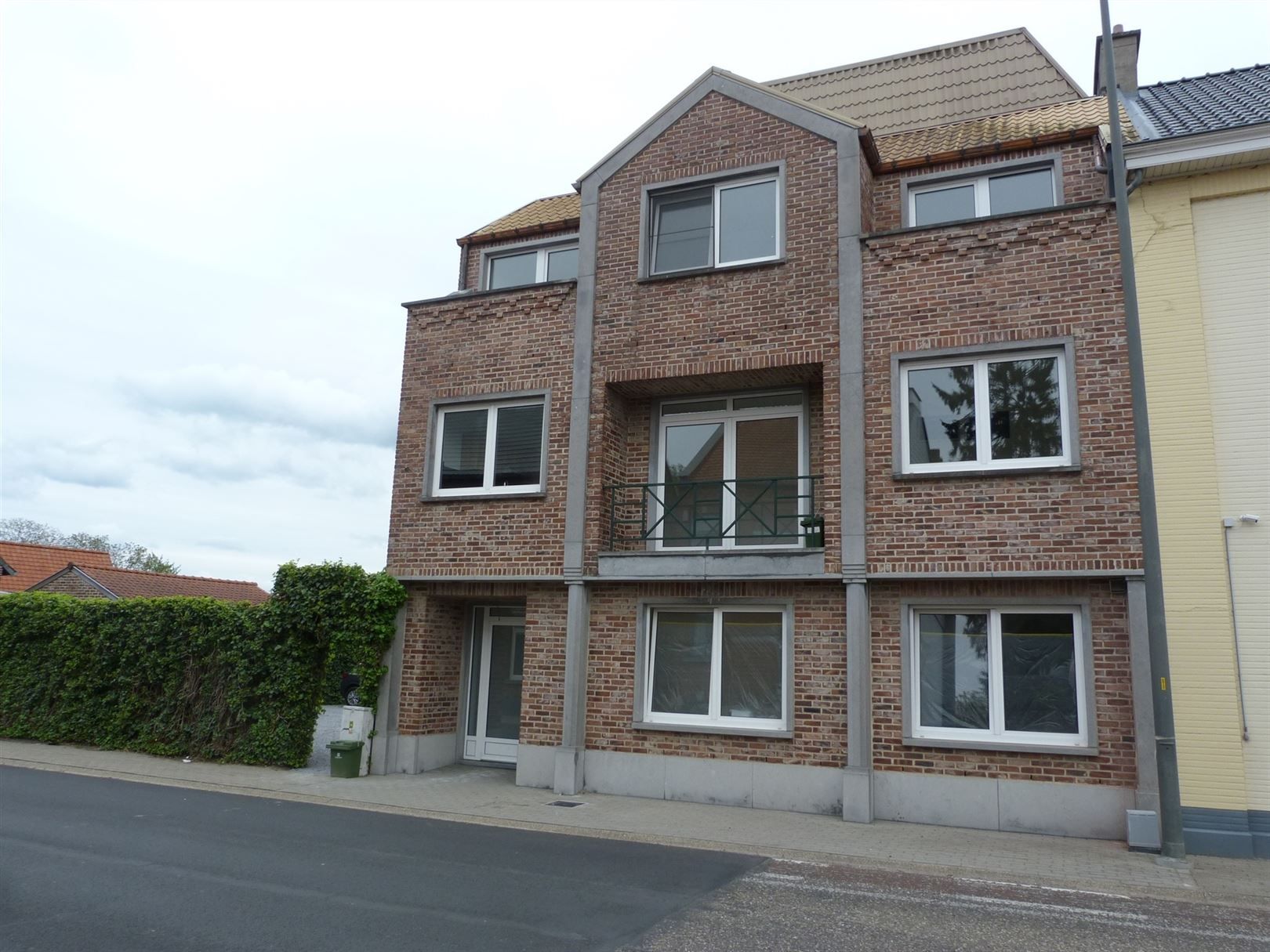 ()=>{if(producerUpdateValueVersion(node),producerAccessed(node),node.value===ERRORED)throw node.error;return node.value} Drie-Gezustersstraat 21/102 - 3800 ZEPPEREN
