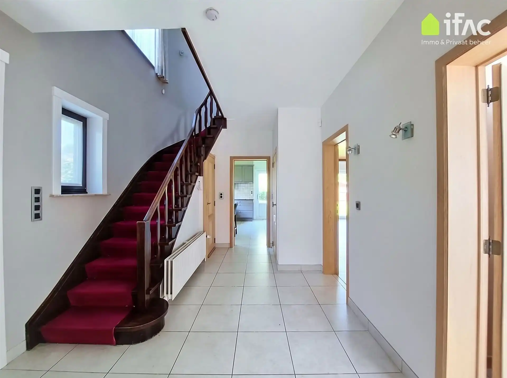 Rustig gelegen gerenoveerde villa in perfecte staat foto 4