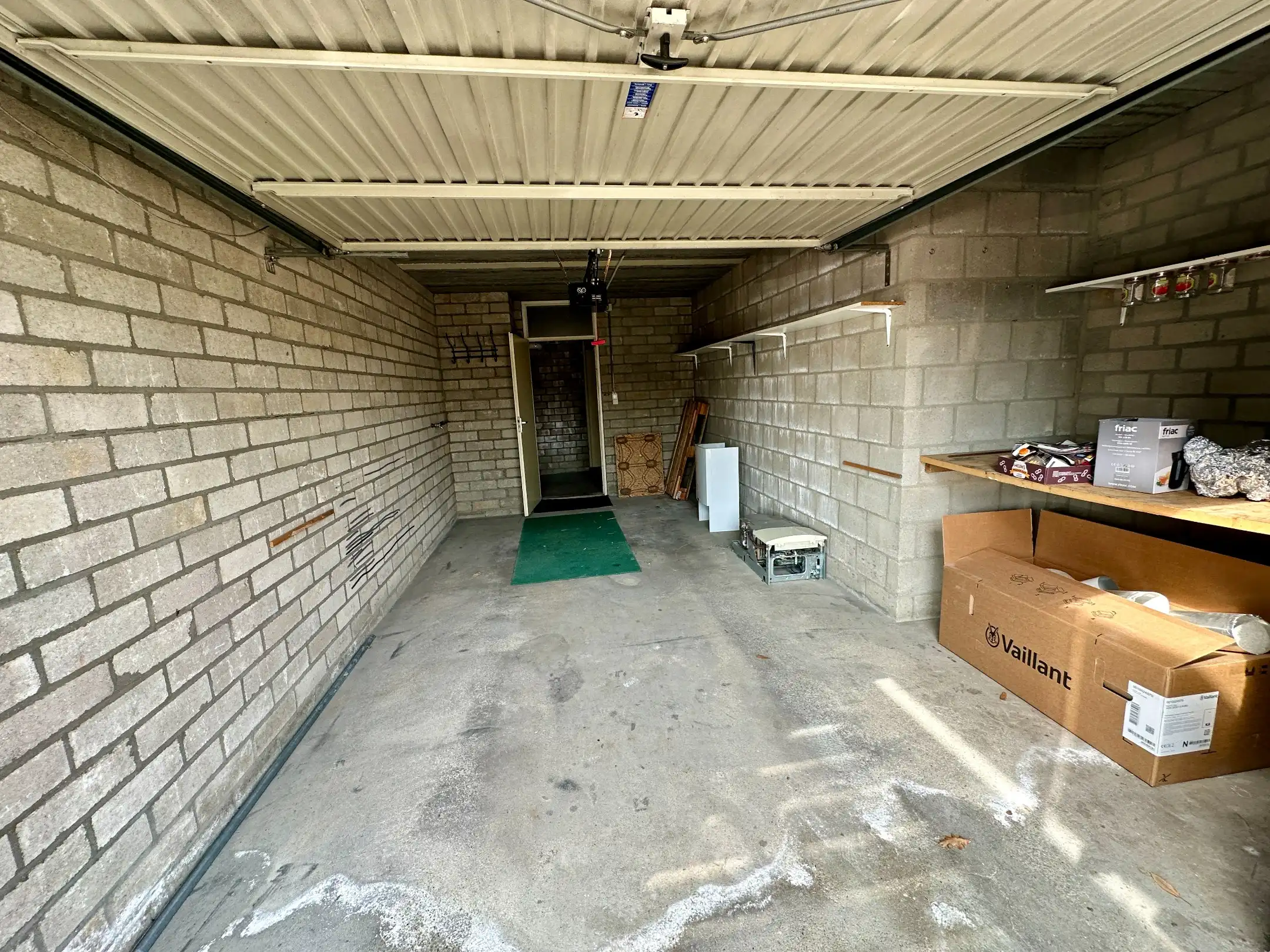 Gelijkvloers appartement met 2 slaapkamers, terras en privé garagebox foto 21