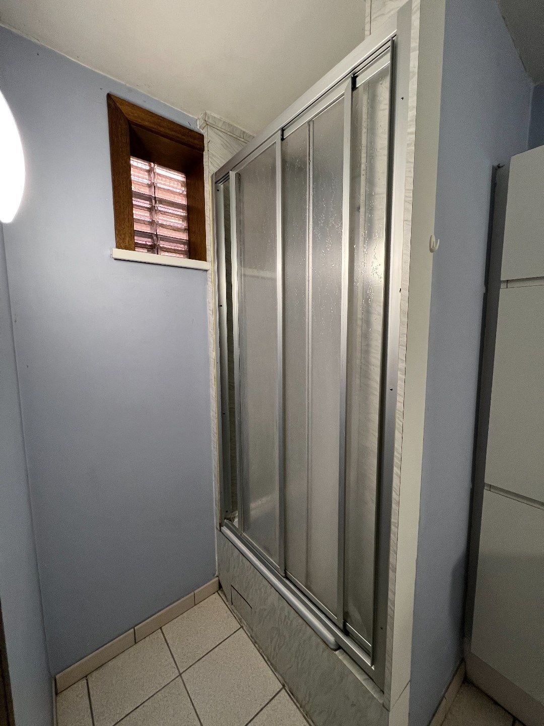 GEZELLIG GELIJKVLOERS APPARTEMENT TE HUUR IN LANGEMARK foto 10