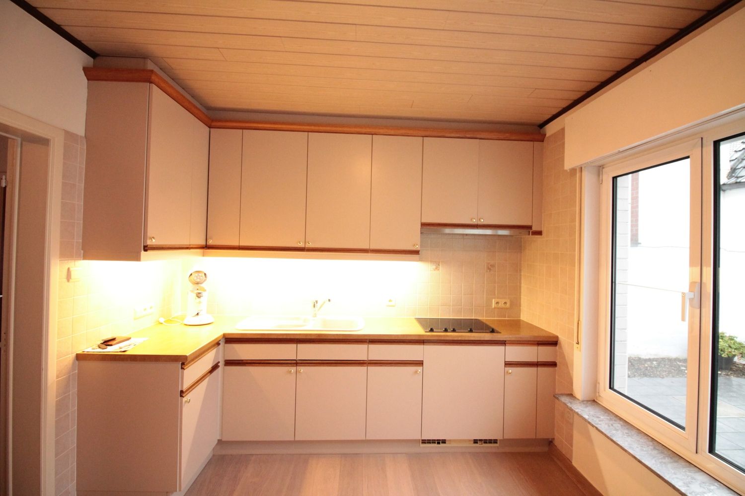 Zeer charmante rijwoning foto 2