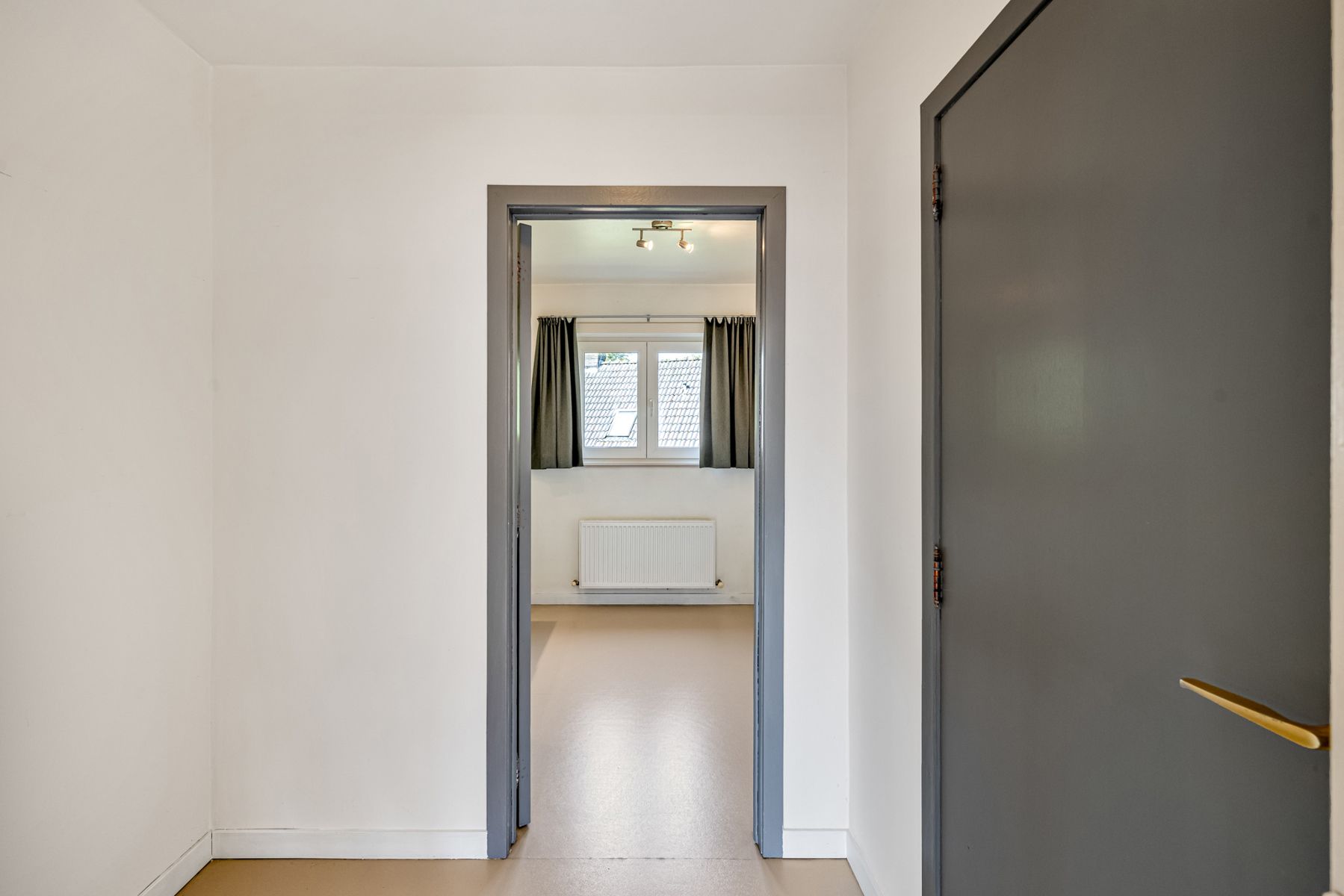 Gelijkvloers kantoor en 2 aangename appartementen foto 20