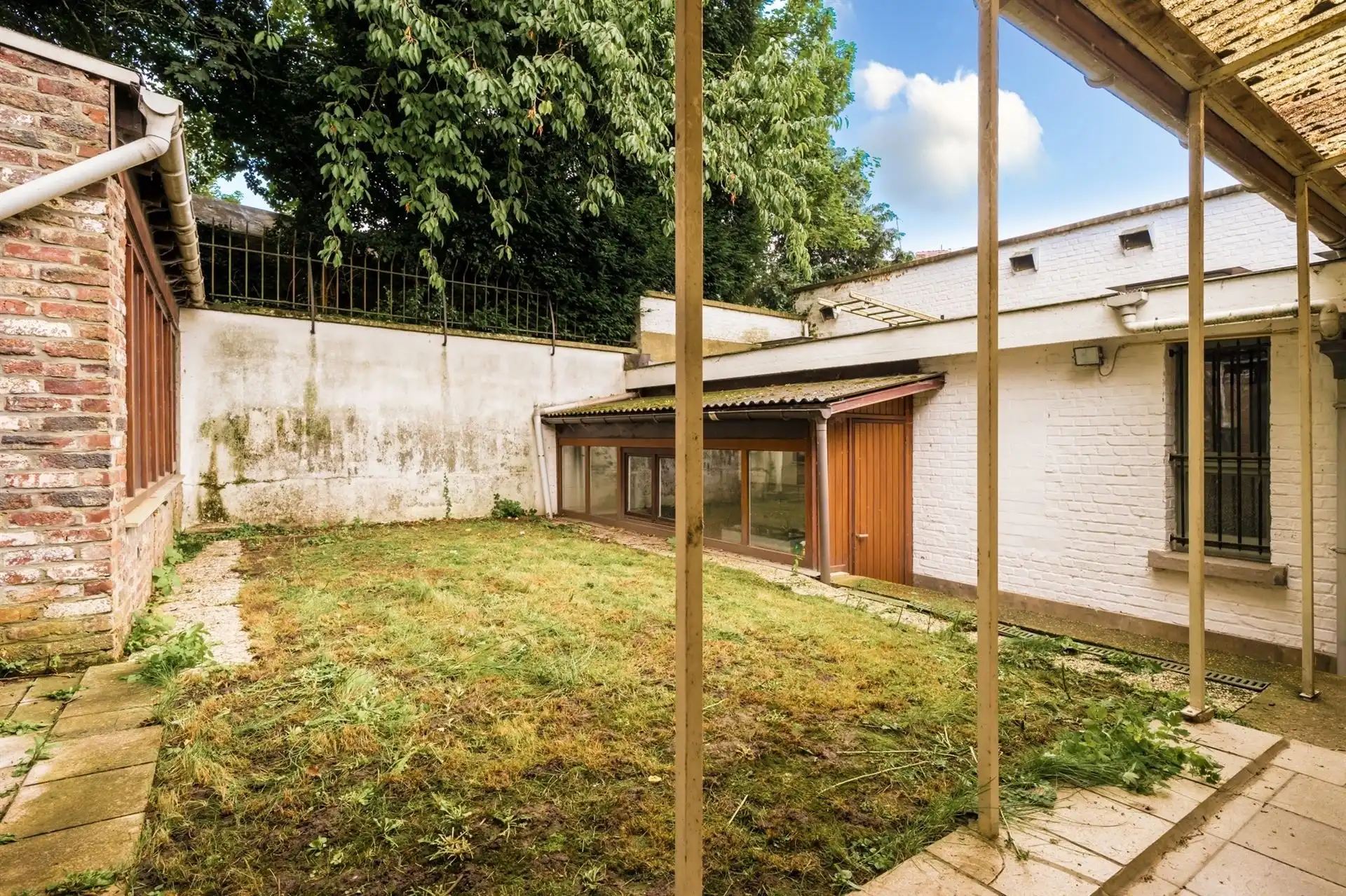 Commercieel gelijkvloers met ondergrondse parking en kelders  foto 12