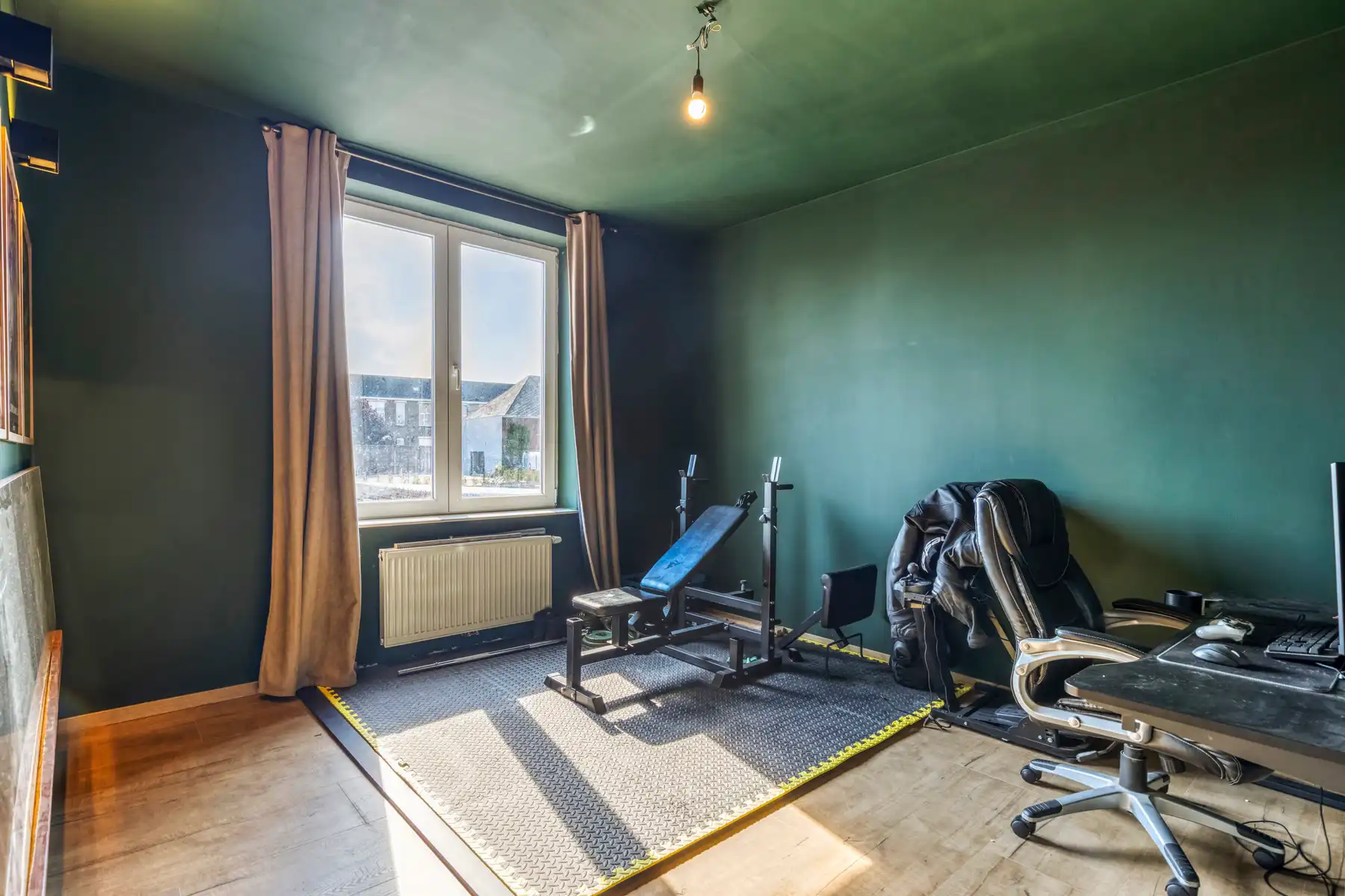 Instapklare HOB met 3 slaapkamers, tuin en 2 garages foto 12