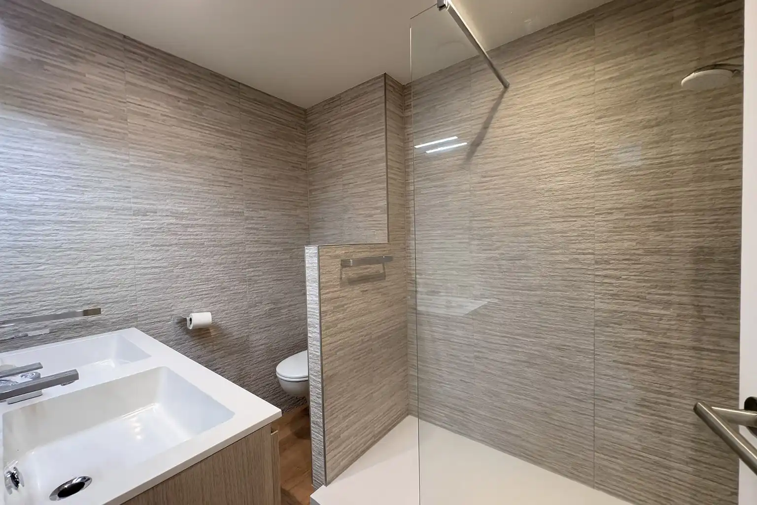 Instapklaar 2-slaapkamerappartement en garage in Destelbergen foto 6