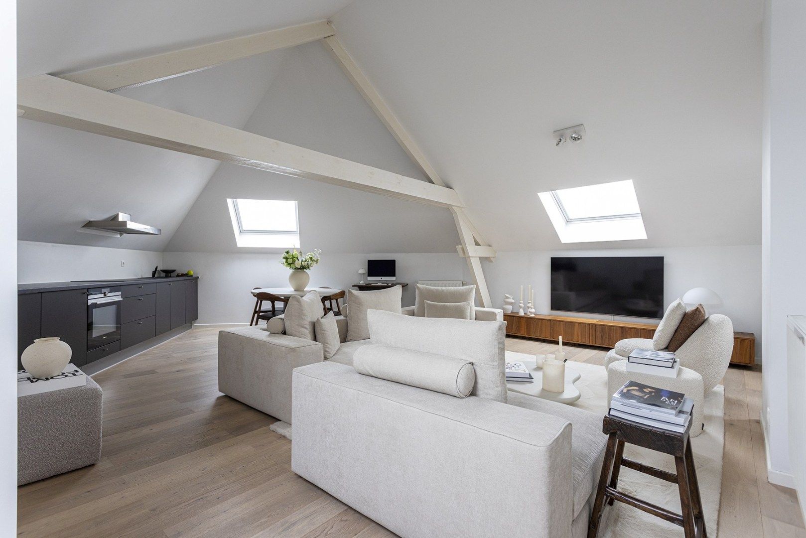 Luxueus 1-slaapkamer appartement te centrum Antwerpen! foto 5