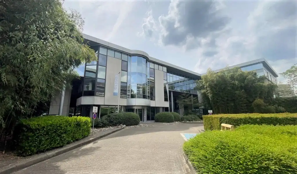 Instapklaar kantoor te huur in Wilrijk foto {{pictureIndex}}