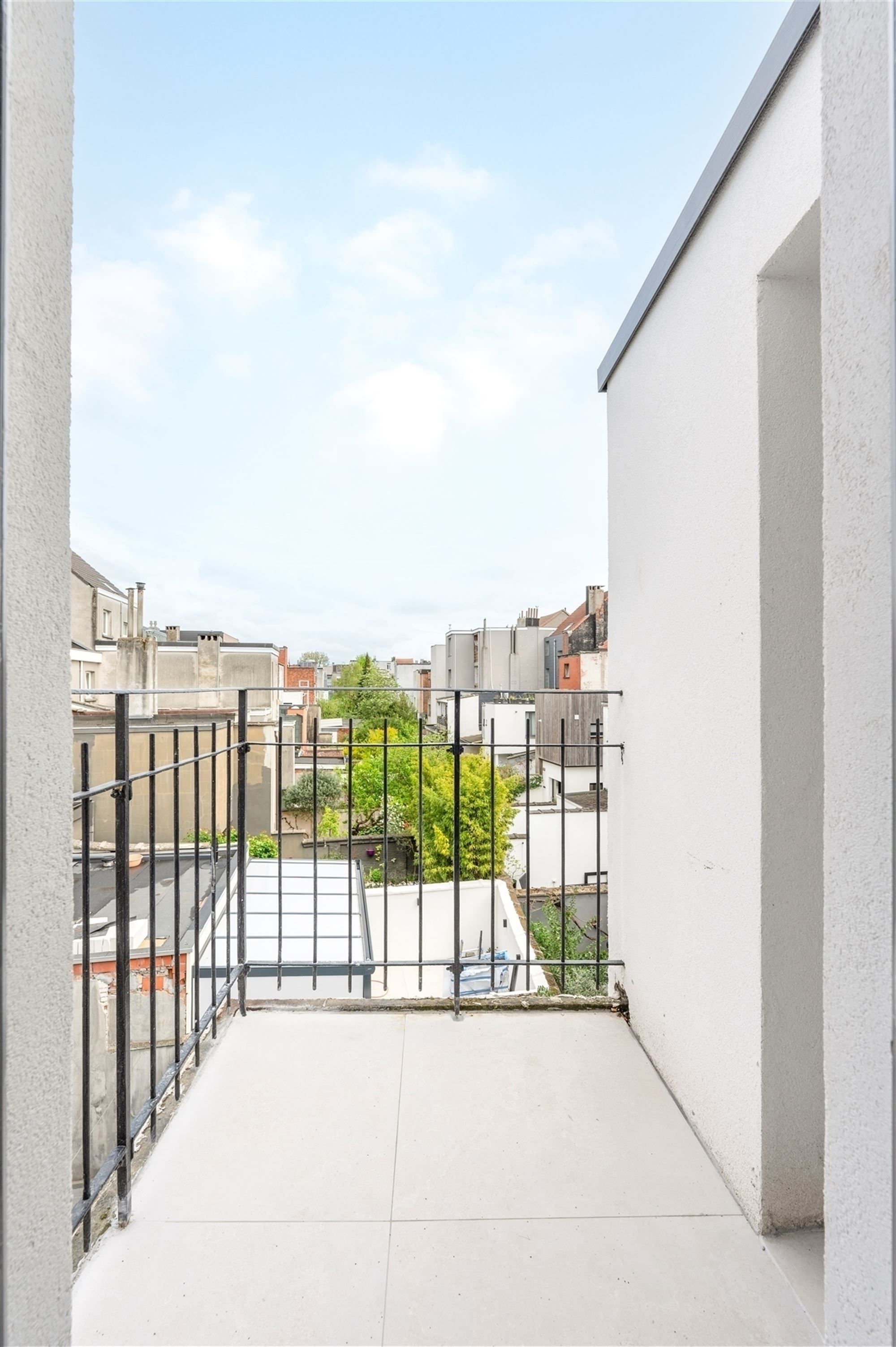 Ruime gerenoveerde woning met tuin foto 27