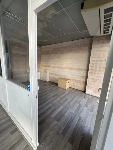 Handelspand tegenover Shopping1 foto 8