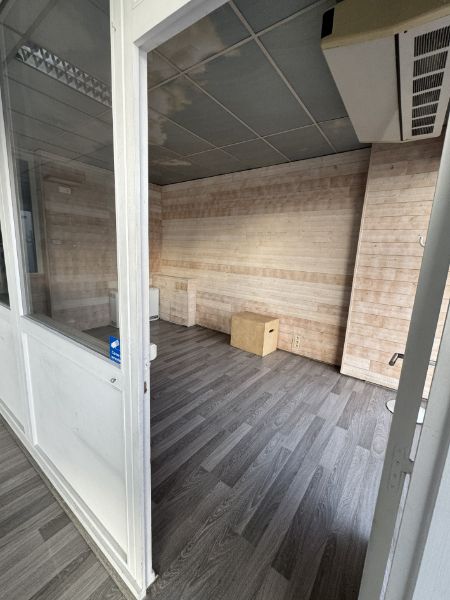 Handelspand tegenover Shopping1 foto 8