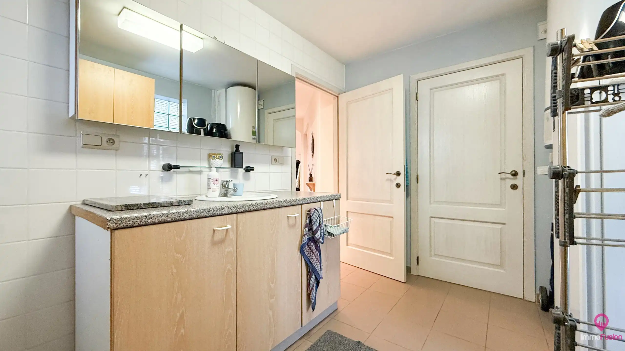 Instapklare woning met 4 slpks, inpandige garage + kelder!  foto 23