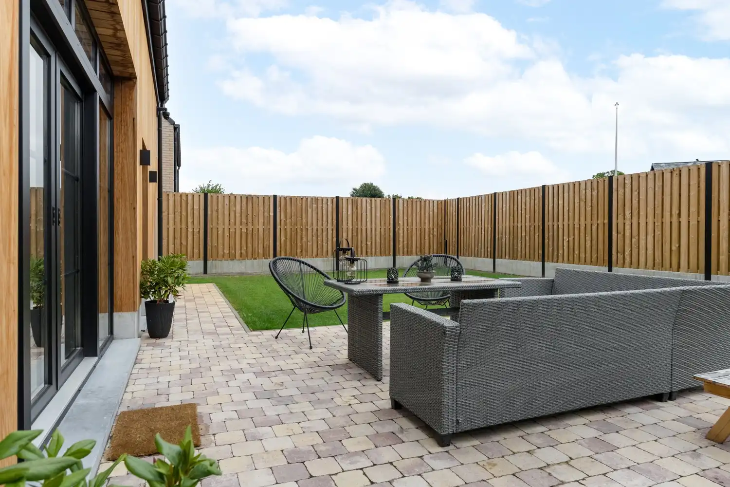 Prachtige villa te koop in Lommel - 4 slaapkamers, 2 badkamers, garage en ruime tuin op 566 m², volledig gerenoveerd in 2025! foto 42