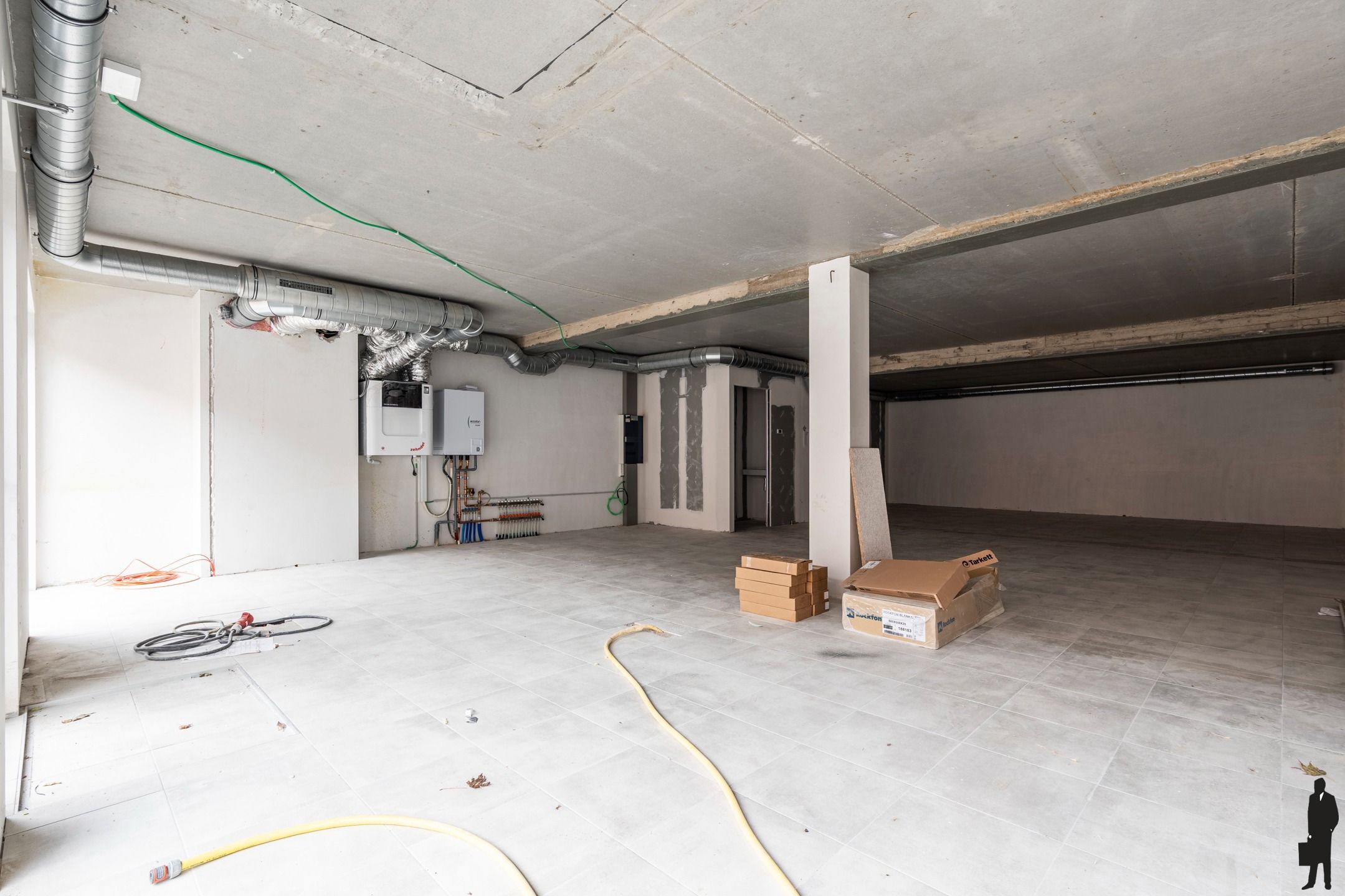 Instapklaar gelijkvloers handelspand in Turnhout foto 4