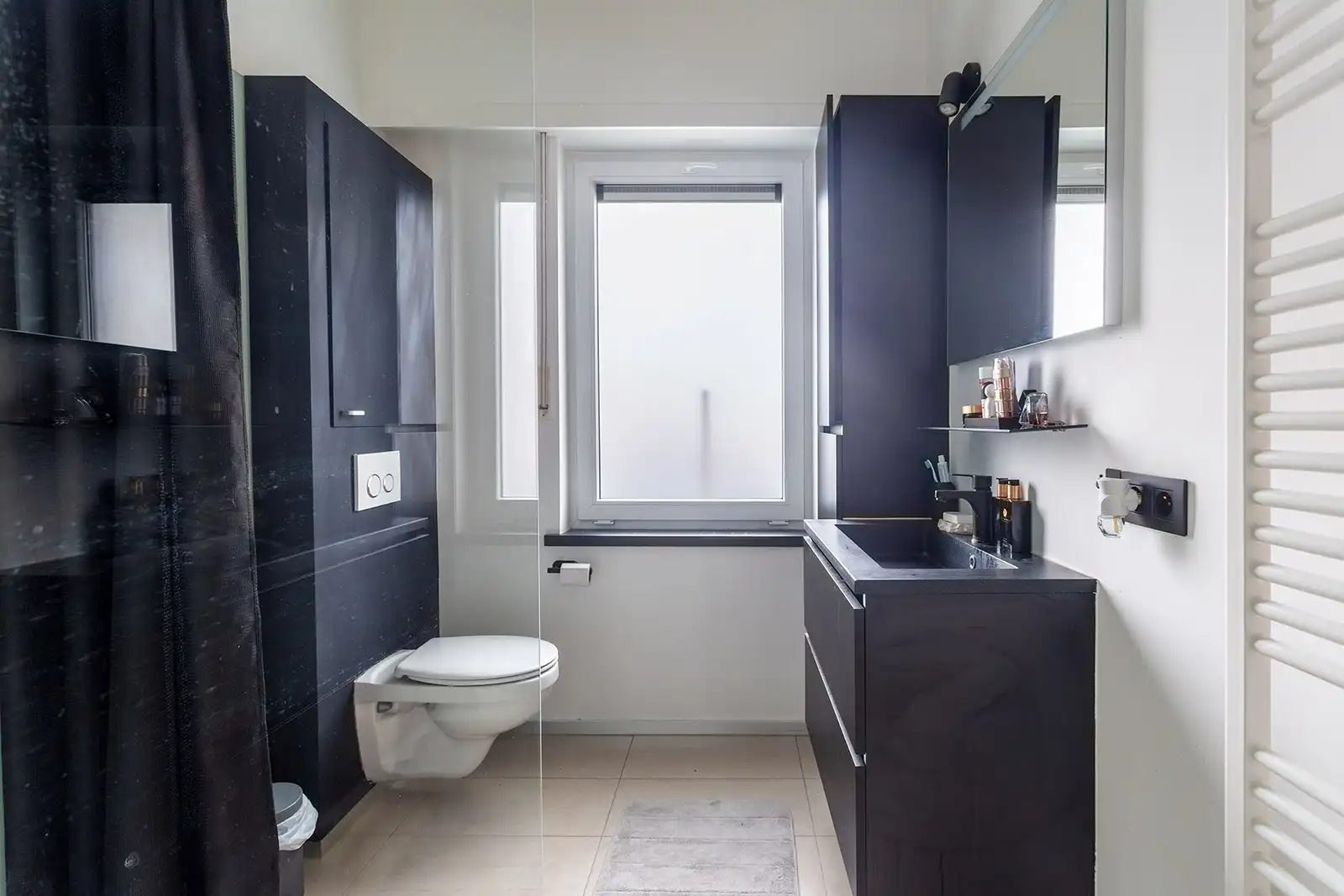 Prachtig gerenoveerd appartement met 3 ruime slaapkamers en terras foto 18