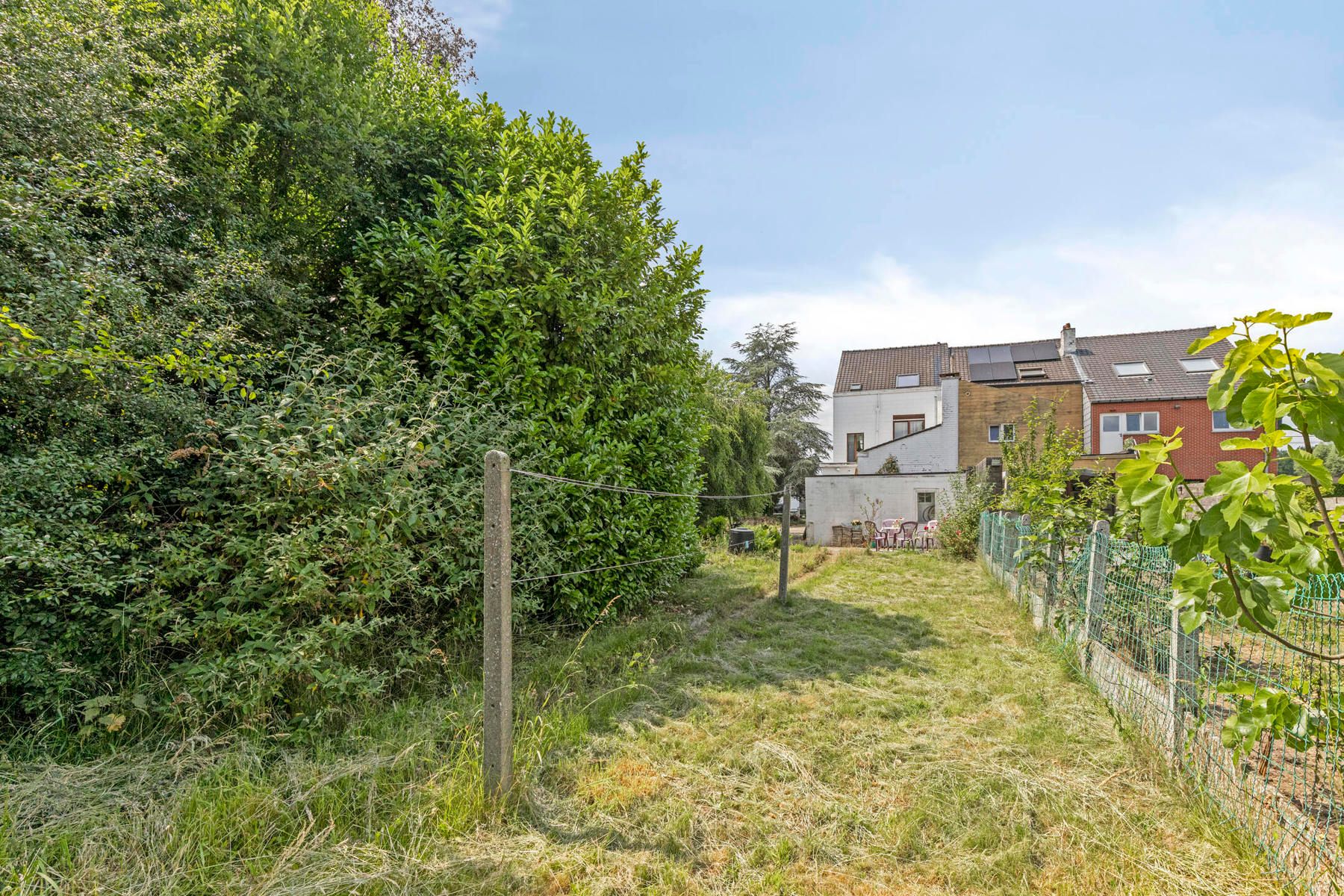 Charmante woning met naastgelegen bouwgrond foto 24