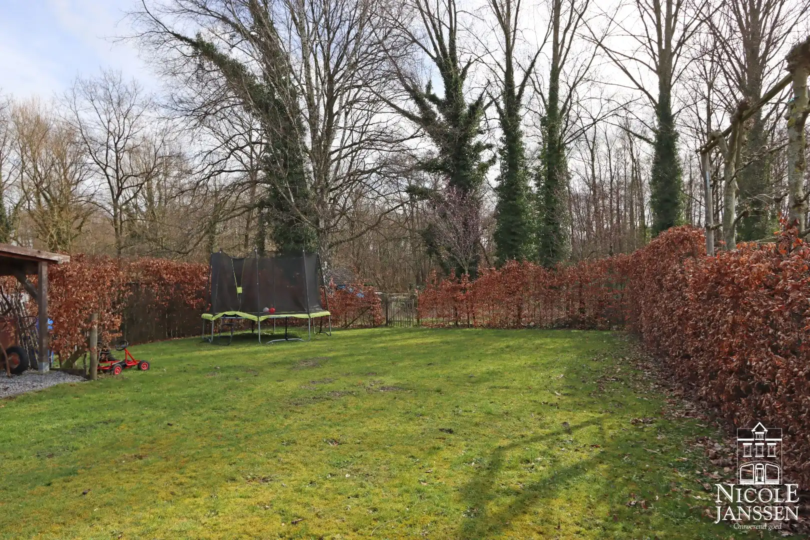 Instapklare halfvrijstaande gezinswoning met diepe tuin en ruime carport foto 29
