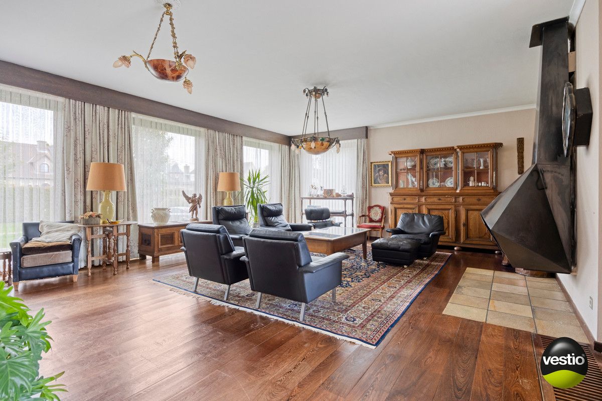 RUIME RESIDENTIEEL GELEGEN VILLA OP 46A89CA NABIJ CENTRUM BILZEN. foto 7