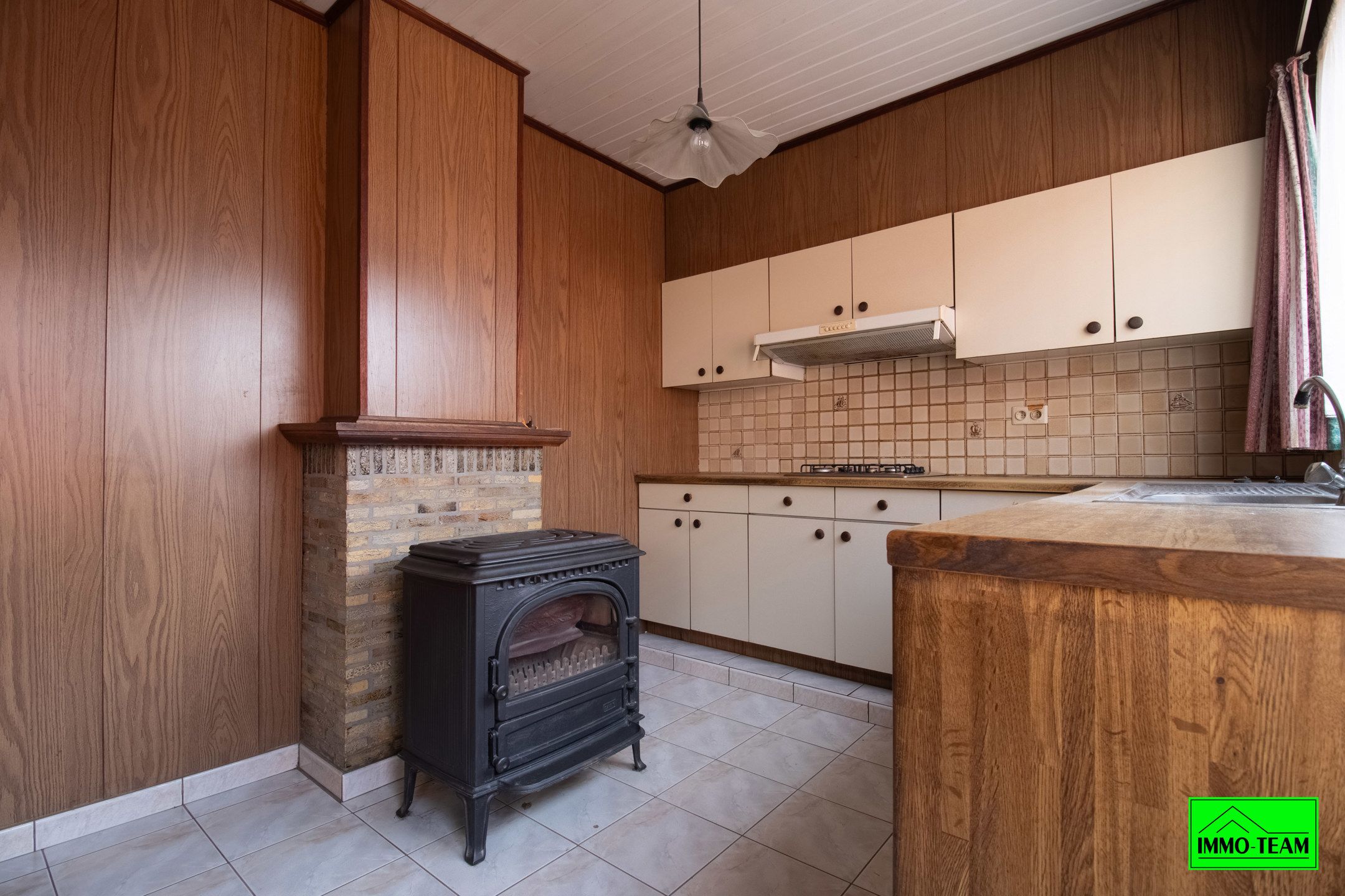 Solide, goed onderhouden 2-gevelwoning met tuin en garage foto 7