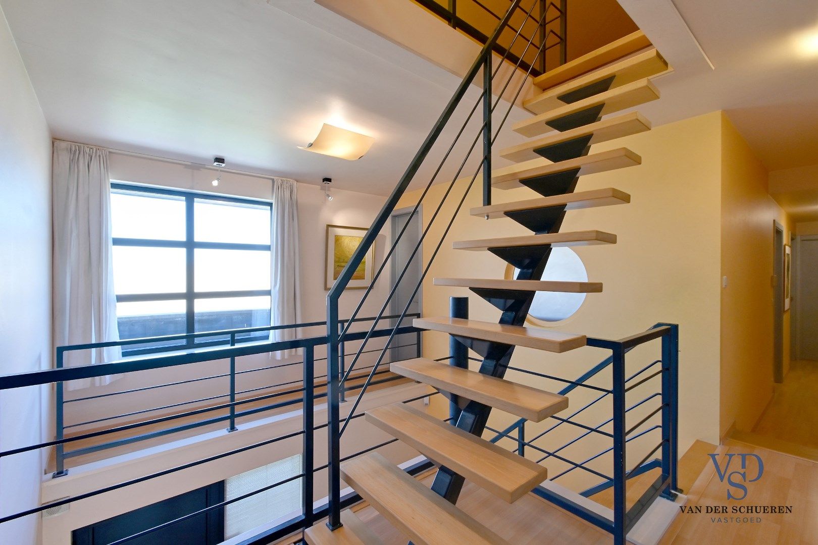 Exclusieve villa met weide (ca. 1 ha) en adembenemende vergezichten foto 22