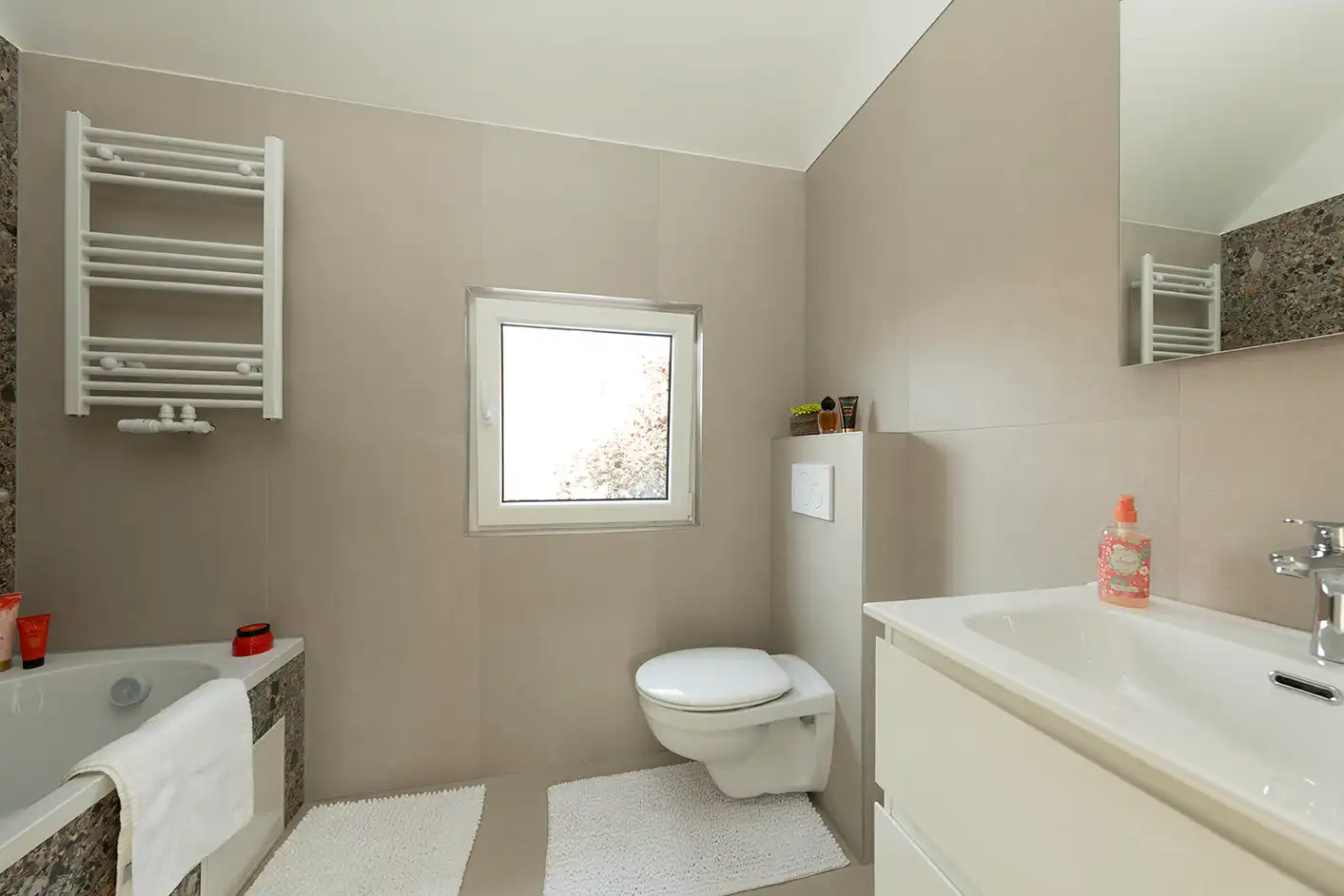 Volledig gerenoveerde woning met 3 slpk, tuin & garage foto 16