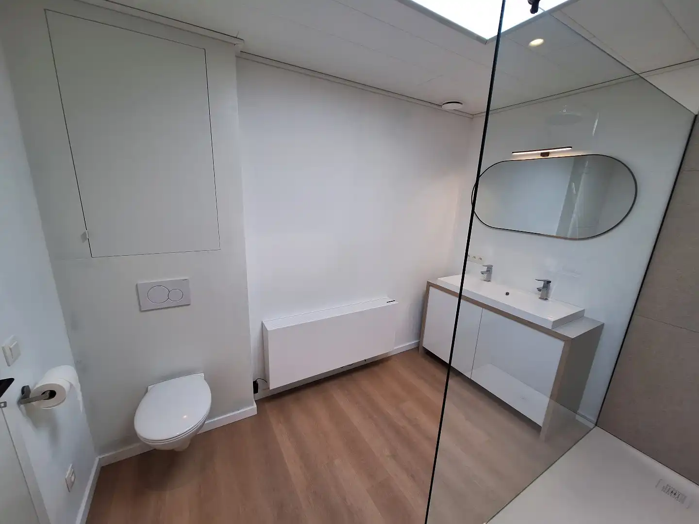 Gerenoveerde woning met 3 slaapkamers, diepe tuin en private parkeerplaats foto 13