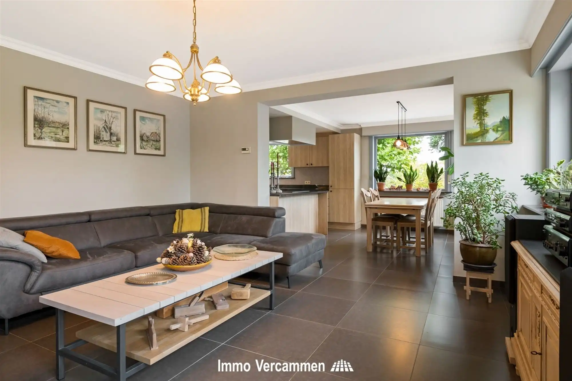 Verrassend ruime gezinswoning op een ware A-locatie te Putte foto 3