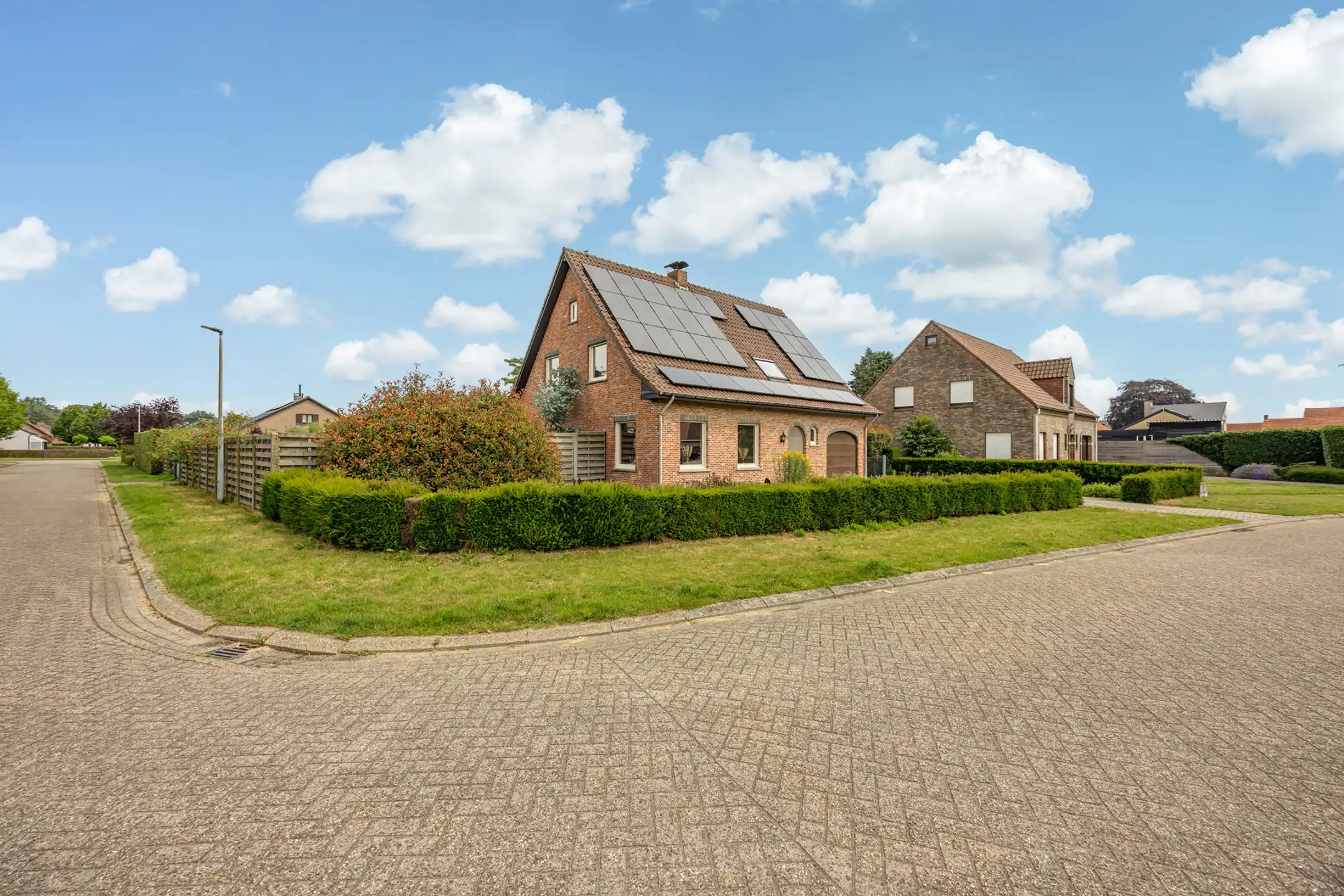 Instapklare woning met 4 slaapkamers op 865 m² foto 42